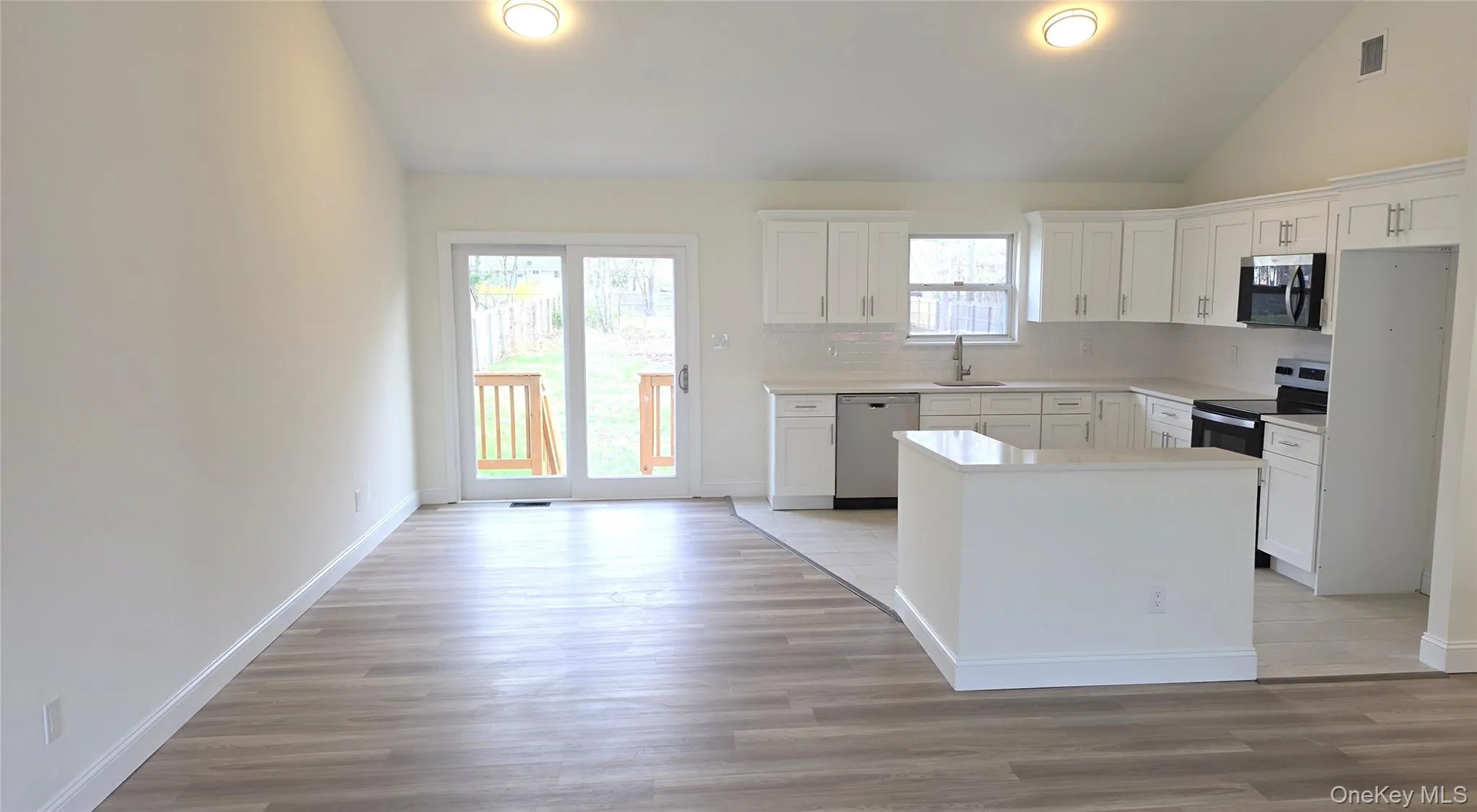 6A Murray Lane, Brookhaven, NY, 4 Bedrooms Bedrooms, 7 Rooms Rooms,2 BathroomsBathrooms,Residential,For Rent,Murray,0,986187 6A Murray Lane, Brookhaven, NY, 4 Bedrooms Bedrooms, 7 Rooms Rooms,2 BathroomsBathrooms,Residential,For Rent,Murray,0,986187