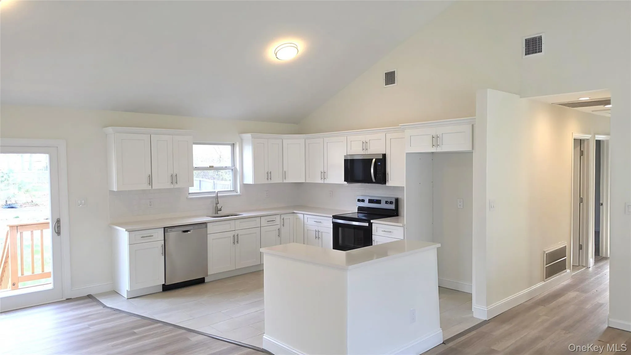 6A Murray Lane, Brookhaven, NY, 4 Bedrooms Bedrooms, 7 Rooms Rooms,2 BathroomsBathrooms,Residential,For Rent,Murray,0,986187 6A Murray Lane, Brookhaven, NY, 4 Bedrooms Bedrooms, 7 Rooms Rooms,2 BathroomsBathrooms,Residential,For Rent,Murray,0,986187