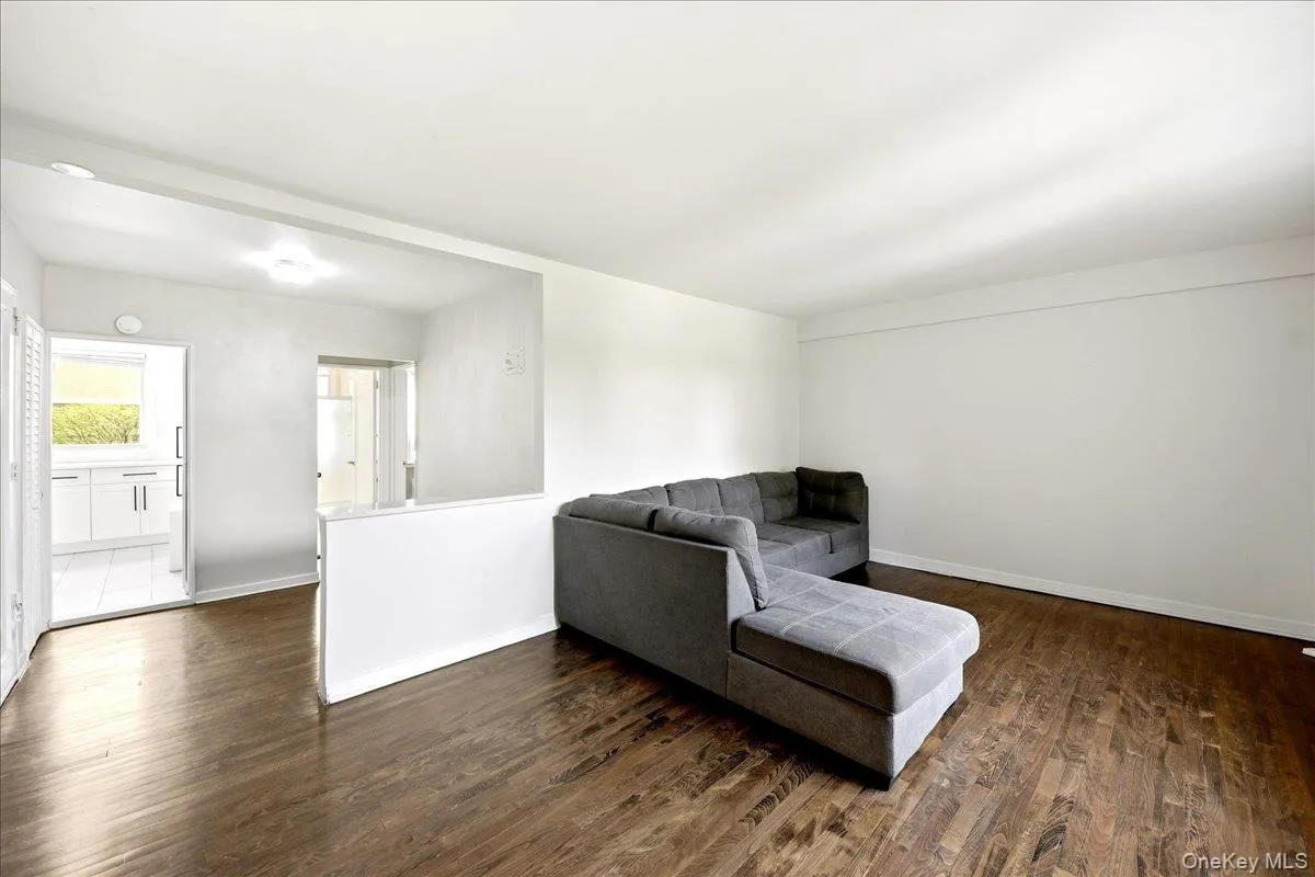 12 Wainwright Avenue, Yonkers, NY, 1 Bedroom Bedrooms, 3 Rooms Rooms,1 BathroomBathrooms,Residential Lease,For Rent,Wainwright,0,986208 12 Wainwright Avenue, Yonkers, NY, 1 Bedroom Bedrooms, 3 Rooms Rooms,1 BathroomBathrooms,Residential Lease,For Rent,Wainwright,0,986208