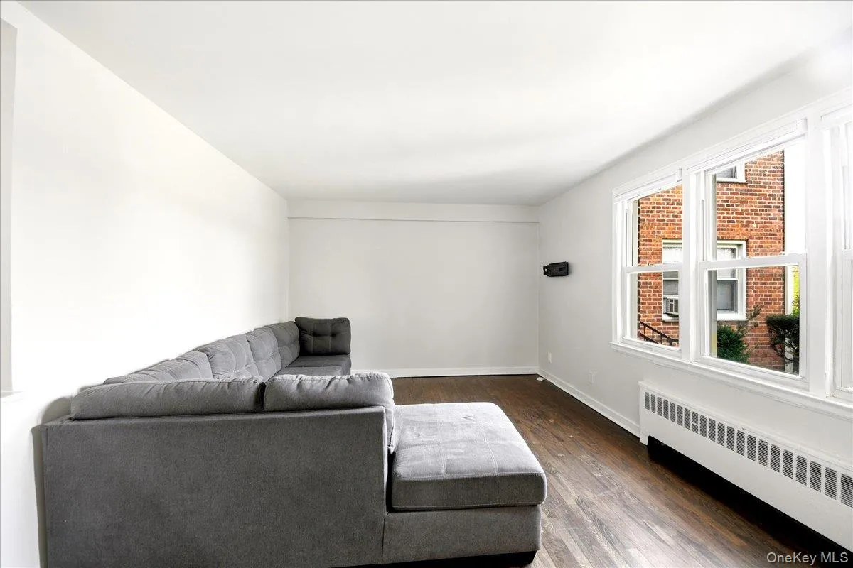 12 Wainwright Avenue, Yonkers, NY, 1 Bedroom Bedrooms, 3 Rooms Rooms,1 BathroomBathrooms,Residential Lease,For Rent,Wainwright,0,986208 12 Wainwright Avenue, Yonkers, NY, 1 Bedroom Bedrooms, 3 Rooms Rooms,1 BathroomBathrooms,Residential Lease,For Rent,Wainwright,0,986208