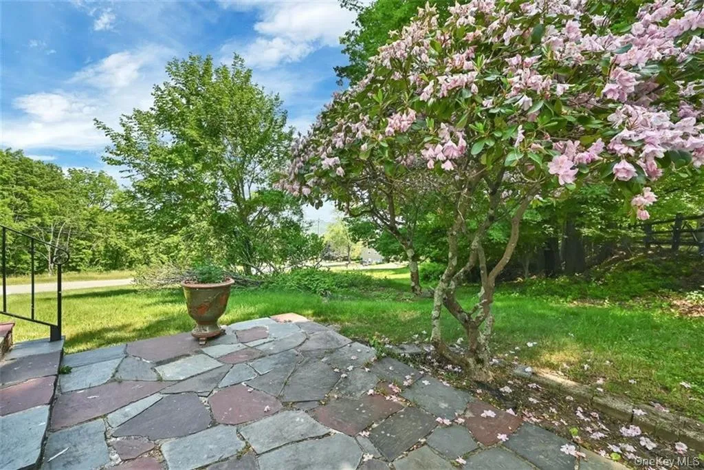 7 Schunnemunk Road, Woodbury, NY, 5 Bedrooms Bedrooms, 9 Rooms Rooms,2 BathroomsBathrooms,Residential Lease,For Rent,Schunnemunk,0,986209 7 Schunnemunk Road, Woodbury, NY, 5 Bedrooms Bedrooms, 9 Rooms Rooms,2 BathroomsBathrooms,Residential Lease,For Rent,Schunnemunk,0,986209