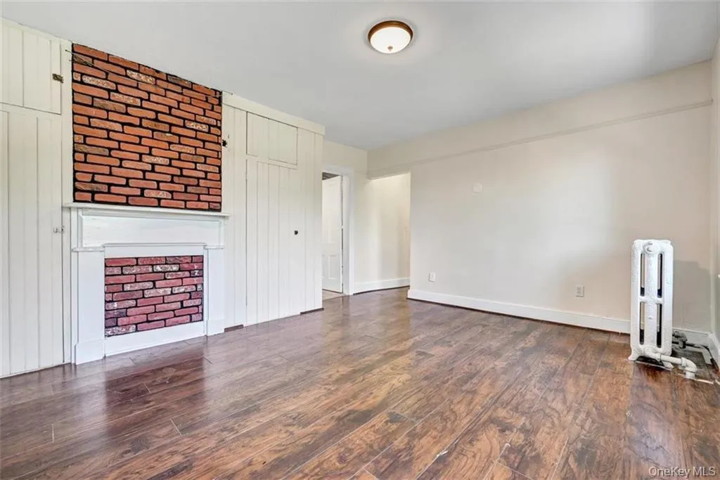 7 Schunnemunk Road, Woodbury, NY, 5 Bedrooms Bedrooms, 9 Rooms Rooms,2 BathroomsBathrooms,Residential Lease,For Rent,Schunnemunk,0,986209 7 Schunnemunk Road, Woodbury, NY, 5 Bedrooms Bedrooms, 9 Rooms Rooms,2 BathroomsBathrooms,Residential Lease,For Rent,Schunnemunk,0,986209