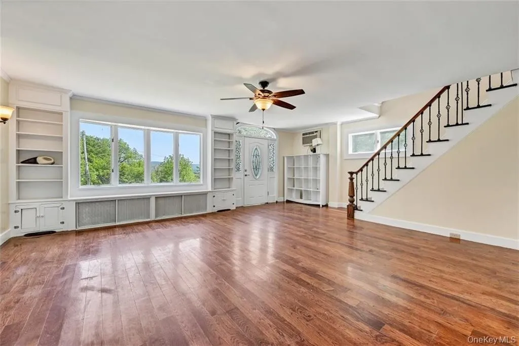 7 Schunnemunk Road, Woodbury, NY, 5 Bedrooms Bedrooms, 9 Rooms Rooms,2 BathroomsBathrooms,Residential Lease,For Rent,Schunnemunk,0,986209 7 Schunnemunk Road, Woodbury, NY, 5 Bedrooms Bedrooms, 9 Rooms Rooms,2 BathroomsBathrooms,Residential Lease,For Rent,Schunnemunk,0,986209