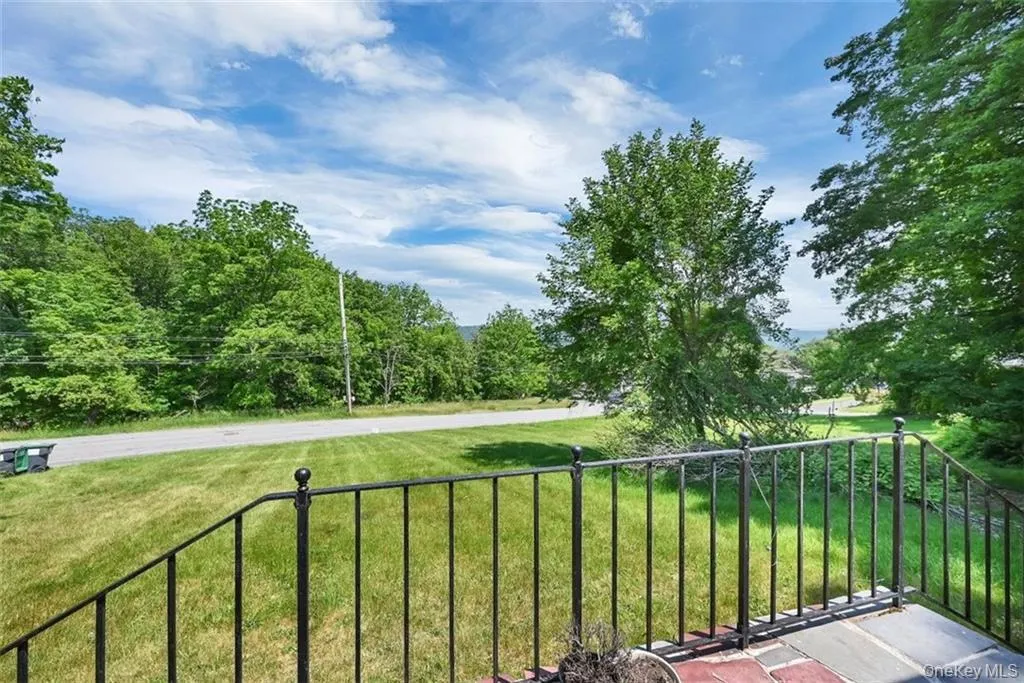 7 Schunnemunk Road, Woodbury, NY, 5 Bedrooms Bedrooms, 9 Rooms Rooms,2 BathroomsBathrooms,Residential Lease,For Rent,Schunnemunk,0,986209 7 Schunnemunk Road, Woodbury, NY, 5 Bedrooms Bedrooms, 9 Rooms Rooms,2 BathroomsBathrooms,Residential Lease,For Rent,Schunnemunk,0,986209