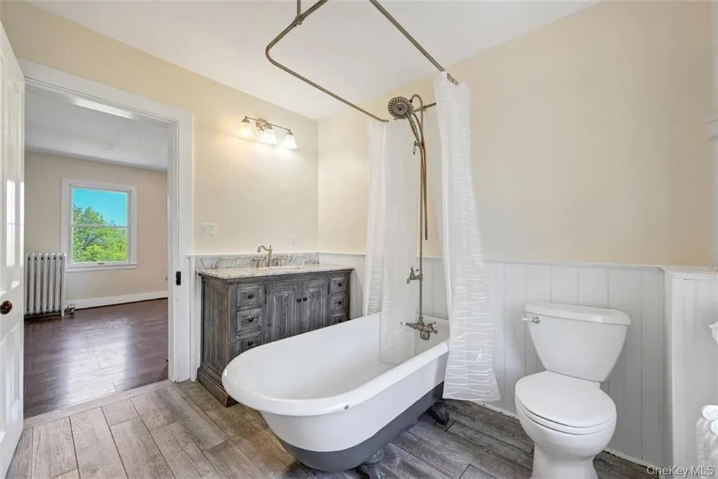7 Schunnemunk Road, Woodbury, NY, 5 Bedrooms Bedrooms, 9 Rooms Rooms,2 BathroomsBathrooms,Residential Lease,For Rent,Schunnemunk,0,986209 7 Schunnemunk Road, Woodbury, NY, 5 Bedrooms Bedrooms, 9 Rooms Rooms,2 BathroomsBathrooms,Residential Lease,For Rent,Schunnemunk,0,986209