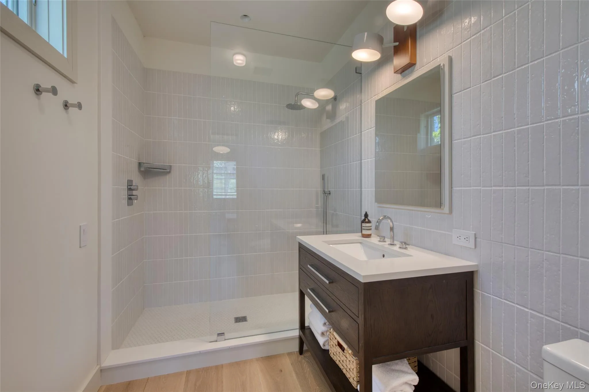 323 Division Street, East Hampton, NY, 4 Bedrooms Bedrooms, 18 Rooms Rooms,5 BathroomsBathrooms,Residential Lease,For Rent,Division,0,986213 323 Division Street, East Hampton, NY, 4 Bedrooms Bedrooms, 18 Rooms Rooms,5 BathroomsBathrooms,Residential Lease,For Rent,Division,0,986213