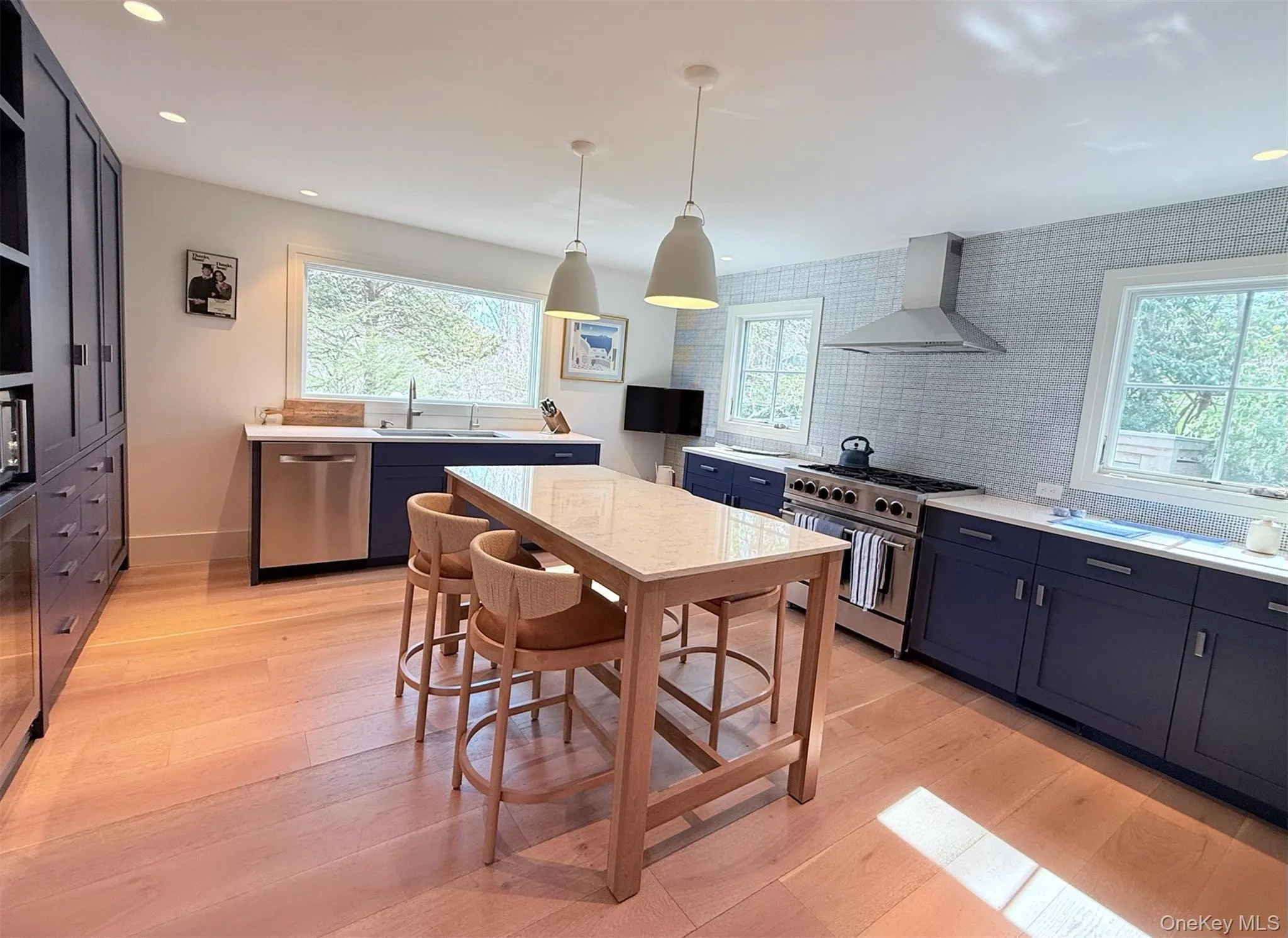 323 Division Street, East Hampton, NY, 4 Bedrooms Bedrooms, 18 Rooms Rooms,5 BathroomsBathrooms,Residential Lease,For Rent,Division,0,986213 323 Division Street, East Hampton, NY, 4 Bedrooms Bedrooms, 18 Rooms Rooms,5 BathroomsBathrooms,Residential Lease,For Rent,Division,0,986213
