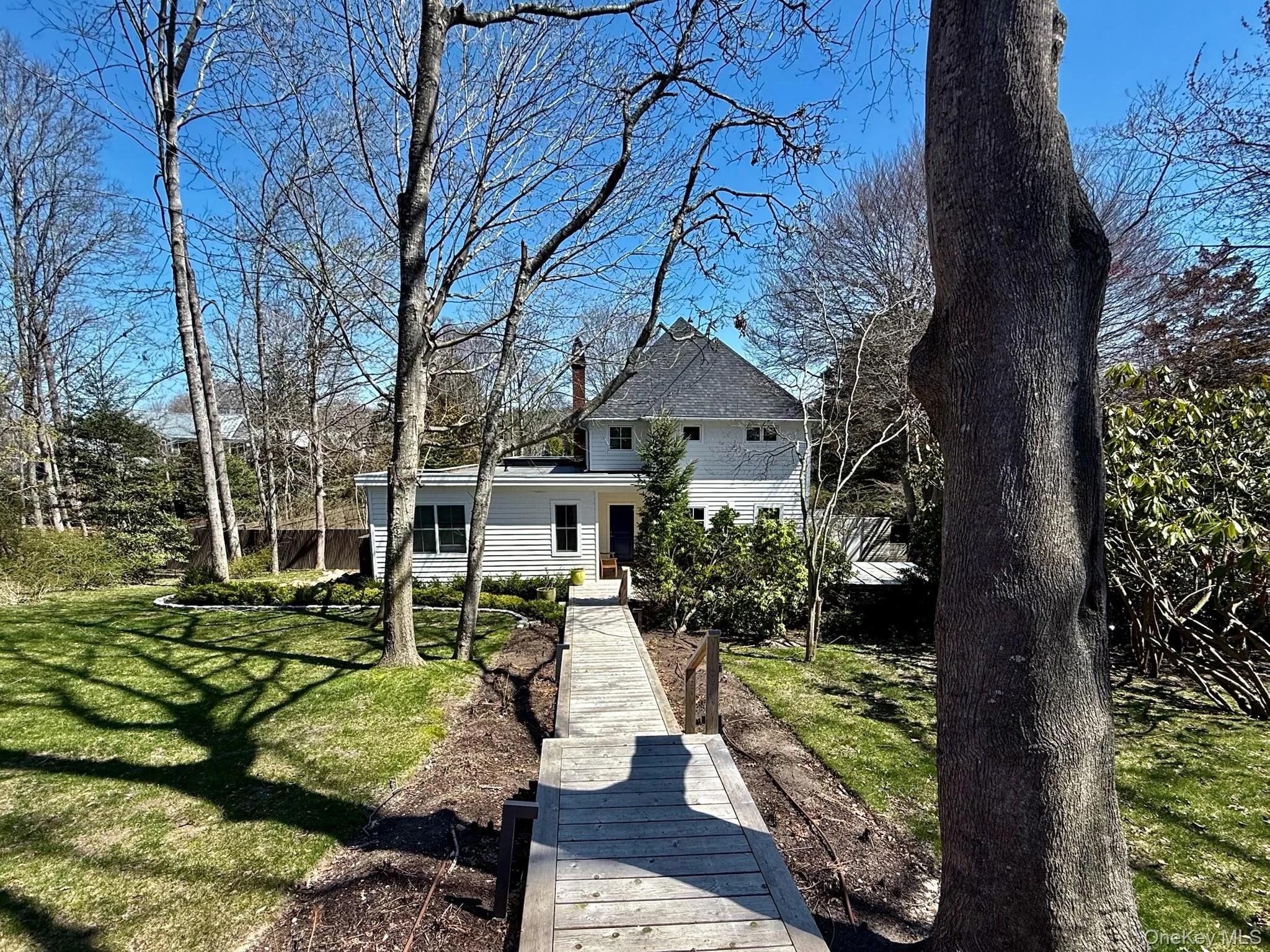 323 Division Street, East Hampton, NY, 4 Bedrooms Bedrooms, 18 Rooms Rooms,5 BathroomsBathrooms,Residential Lease,For Rent,Division,0,986213 323 Division Street, East Hampton, NY, 4 Bedrooms Bedrooms, 18 Rooms Rooms,5 BathroomsBathrooms,Residential Lease,For Rent,Division,0,986213