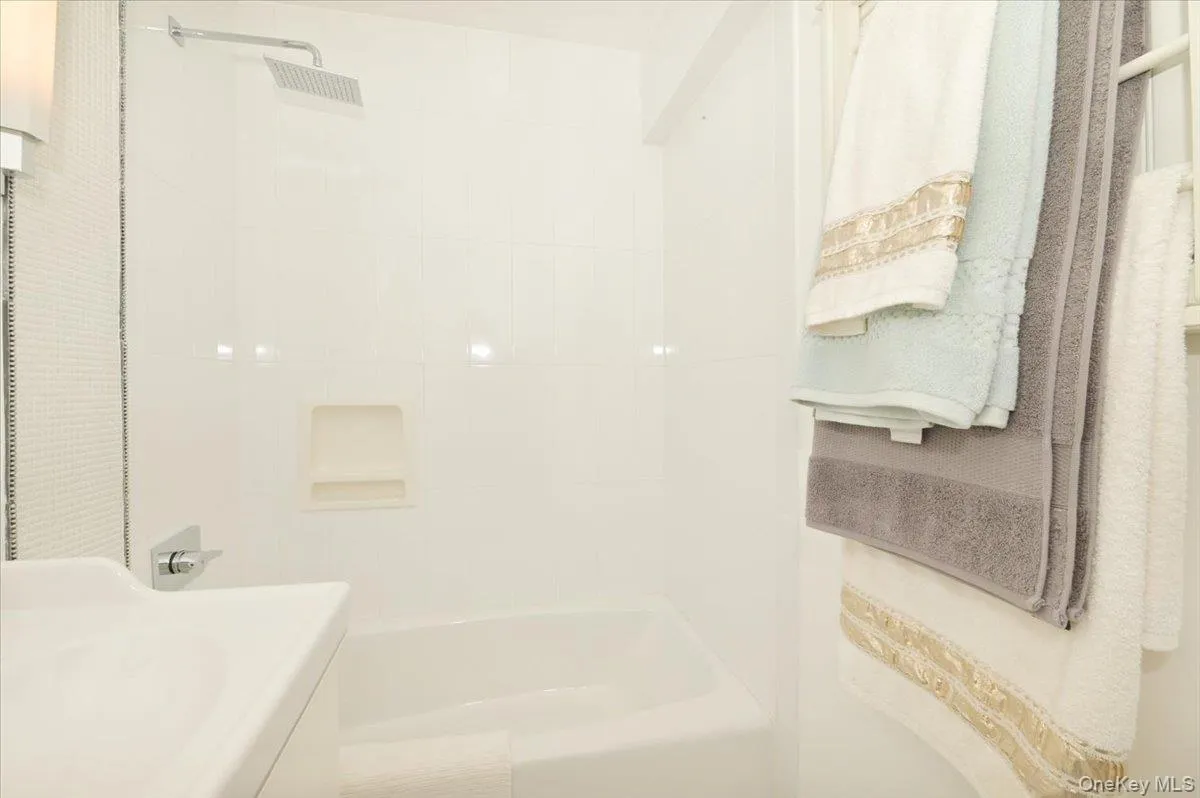 Hall Guest Bath Hall Guest Bath