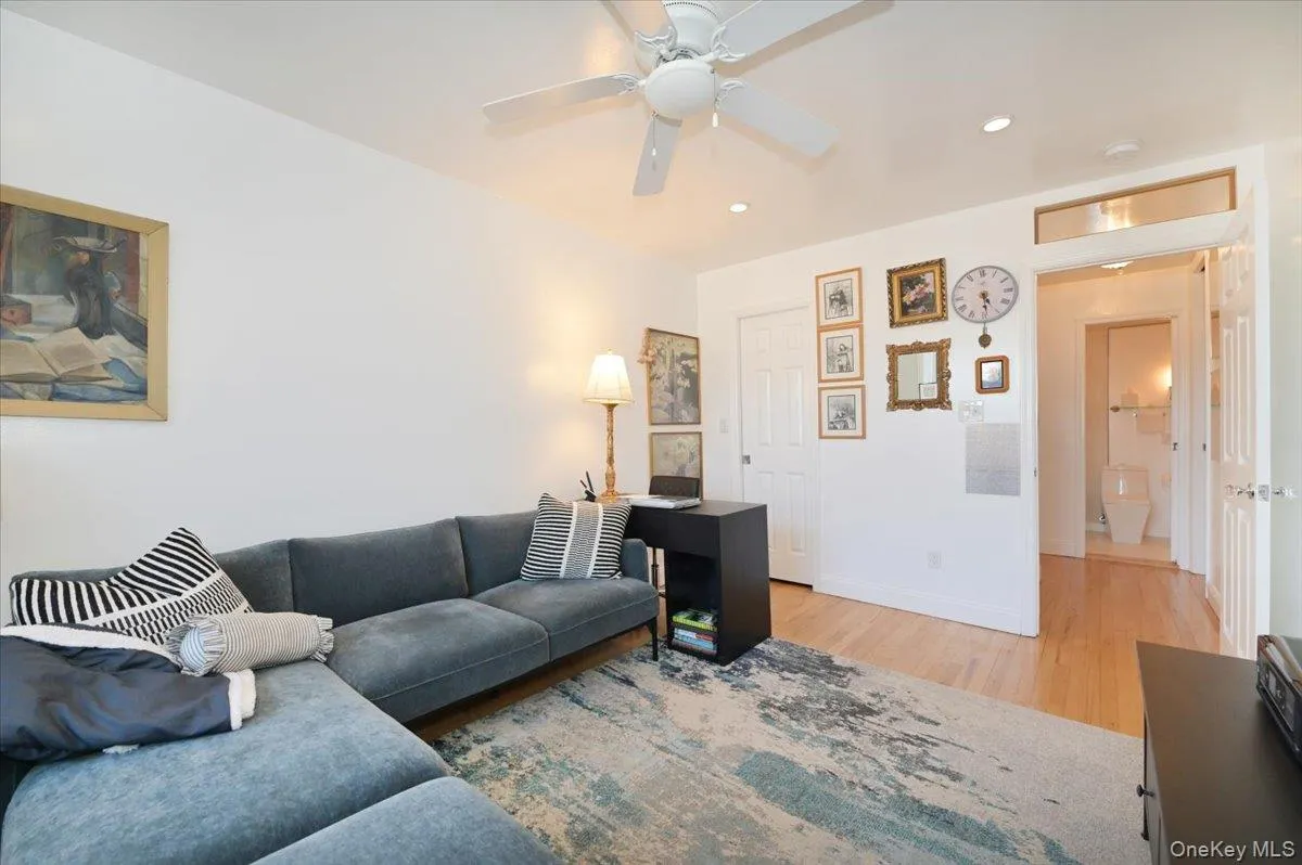 2nd Bedroom 2nd Bedroom