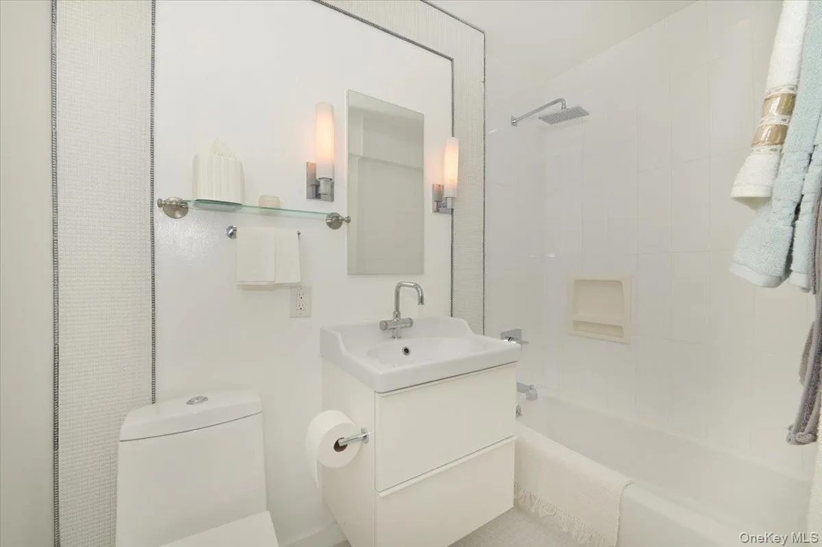 Hall Guest Bath Hall Guest Bath