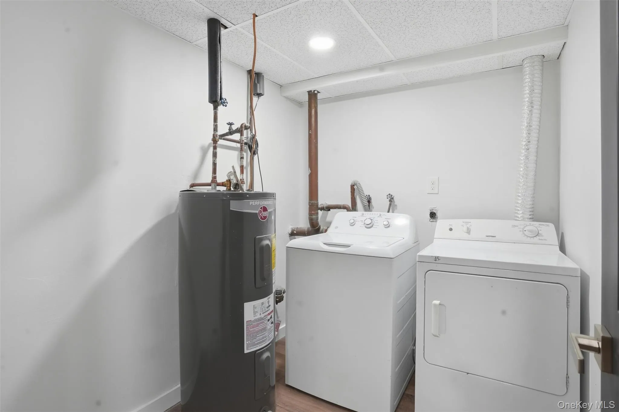 119 Lake Shore Drive, Thompson, NY, 3 Bedrooms Bedrooms, 8 Rooms Rooms,2 BathroomsBathrooms,Residential,For Rent,Lake Shore,0,986218 119 Lake Shore Drive, Thompson, NY, 3 Bedrooms Bedrooms, 8 Rooms Rooms,2 BathroomsBathrooms,Residential,For Rent,Lake Shore,0,986218