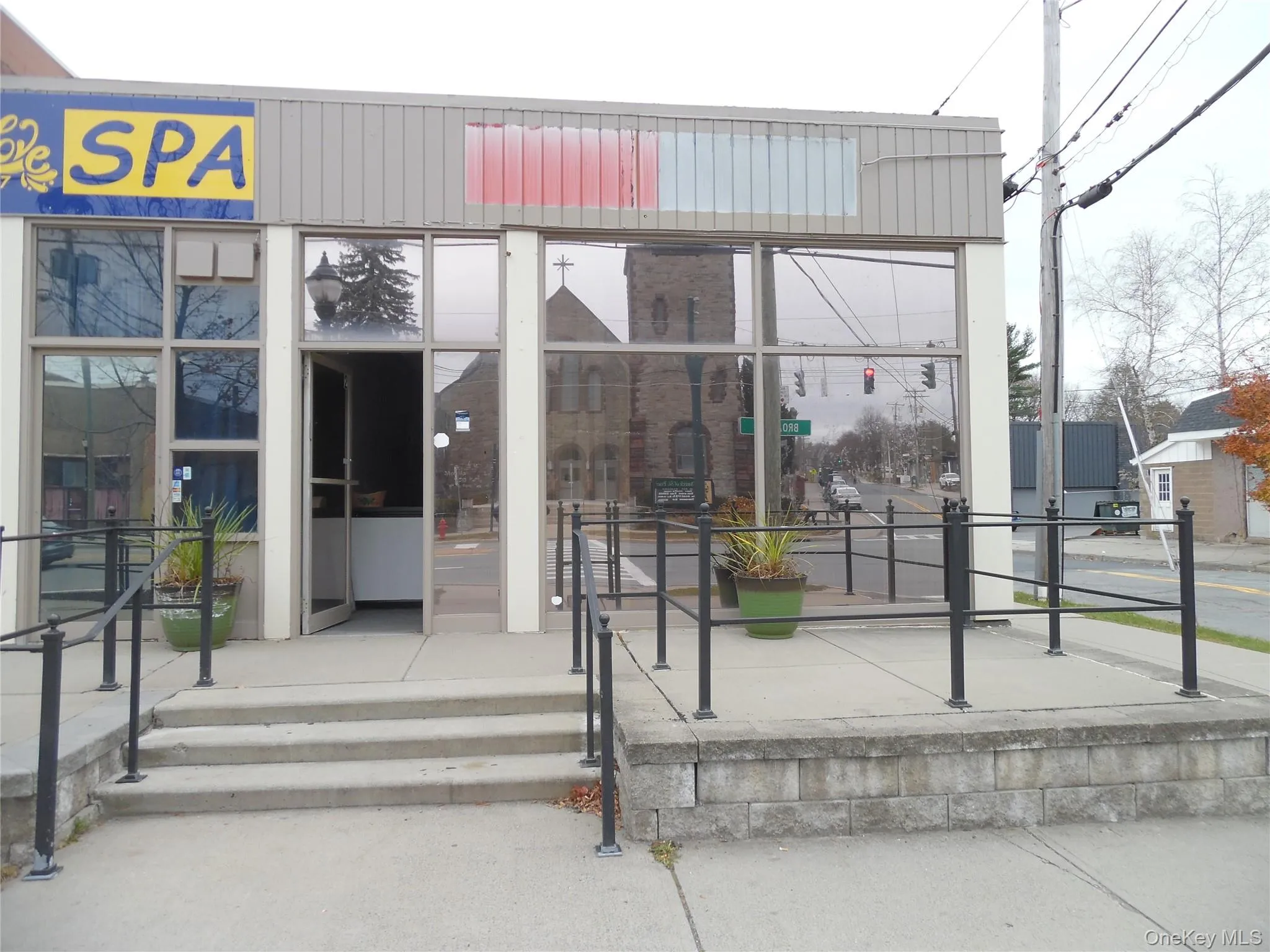 Front of 481 Broadway Front of 481 Broadway