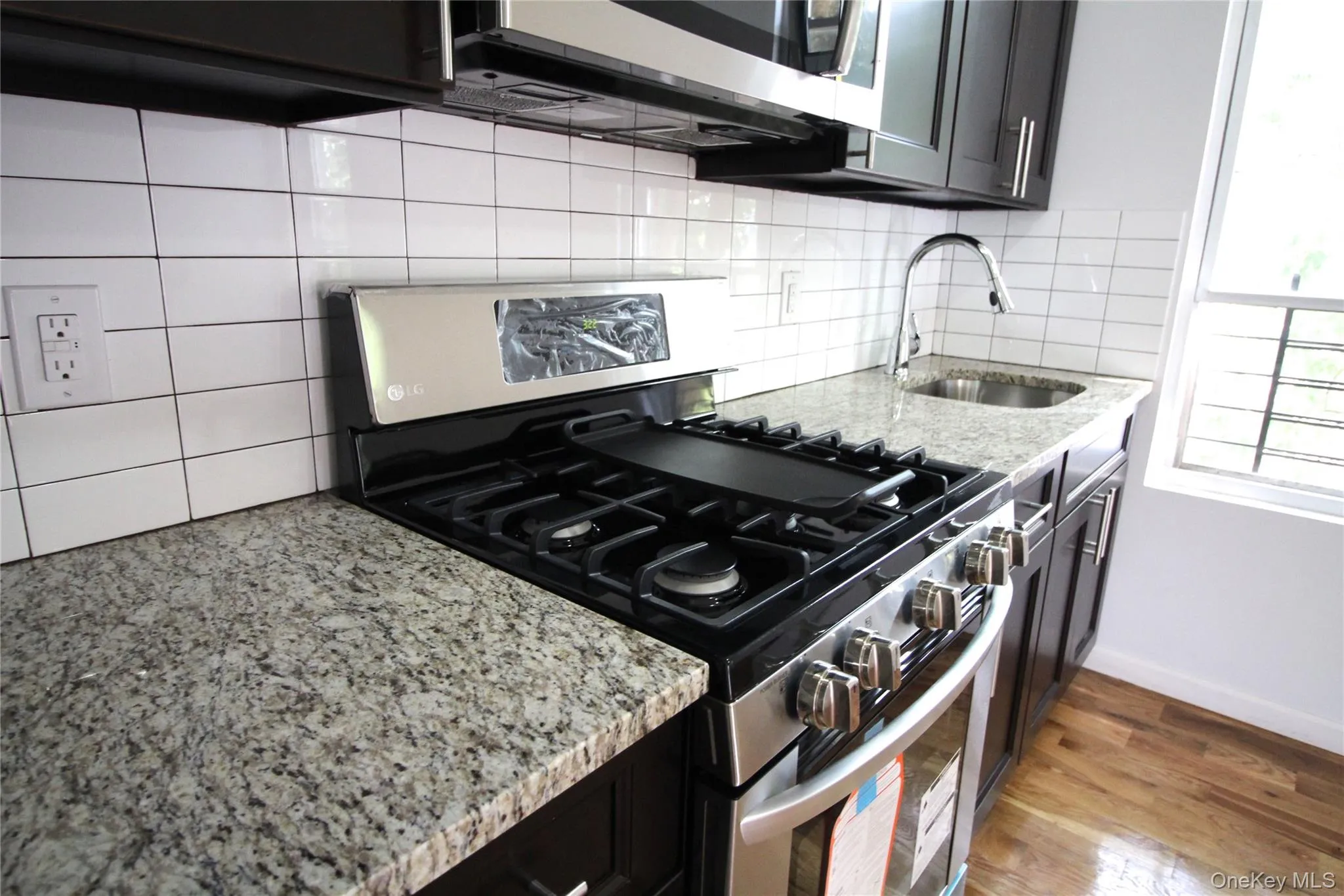 291 Bonner Place, New York, NY, 4 Bedrooms Bedrooms, 6 Rooms Rooms,2 BathroomsBathrooms,Residential Lease,For Rent,Bonner,0,986262 291 Bonner Place, New York, NY, 4 Bedrooms Bedrooms, 6 Rooms Rooms,2 BathroomsBathrooms,Residential Lease,For Rent,Bonner,0,986262