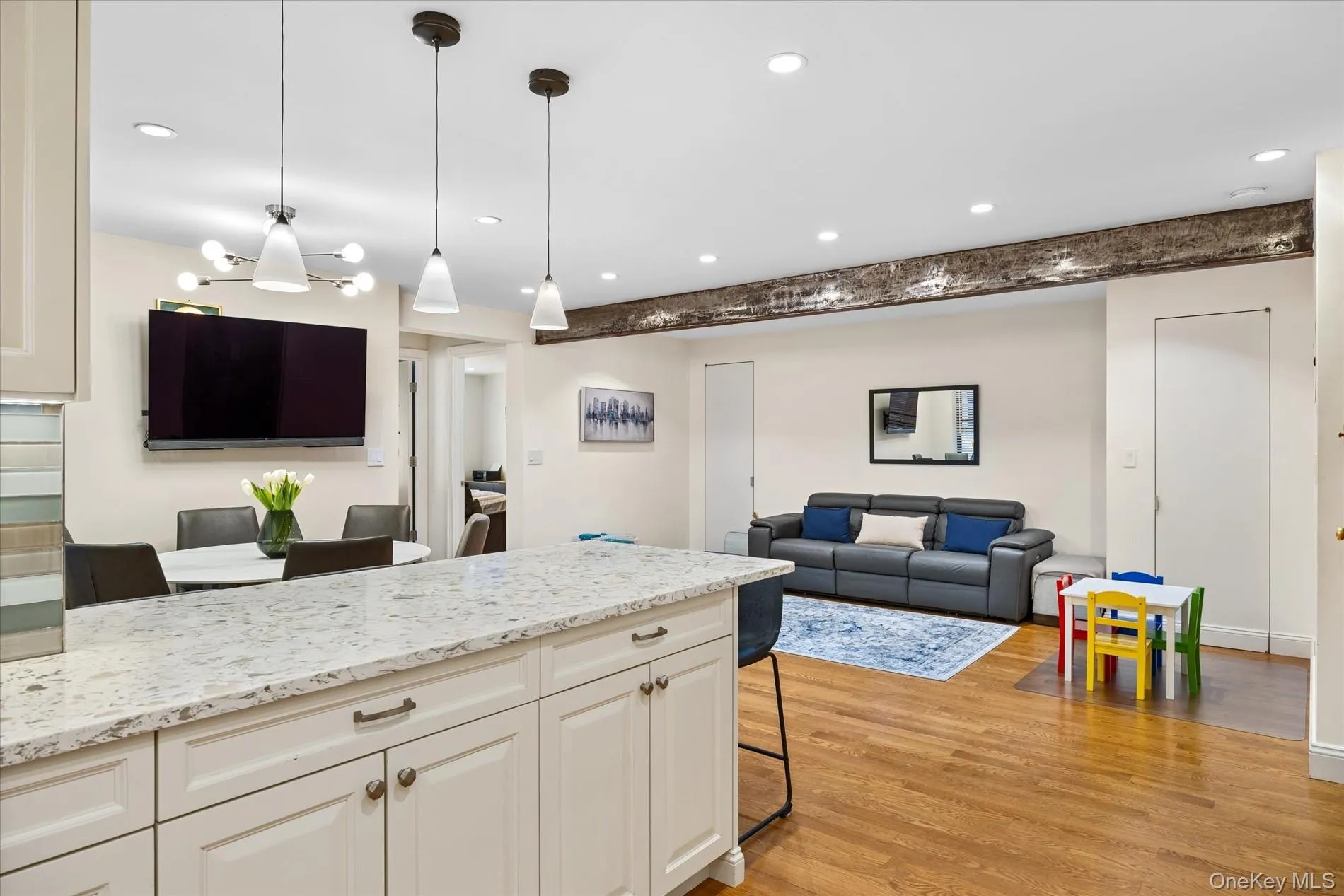 83-30 98th Street, New York, NY, 2 Bedrooms Bedrooms, 4 Rooms Rooms,1 BathroomBathrooms,Residential,For Rent,98th,0,986269 83-30 98th Street, New York, NY, 2 Bedrooms Bedrooms, 4 Rooms Rooms,1 BathroomBathrooms,Residential,For Rent,98th,0,986269