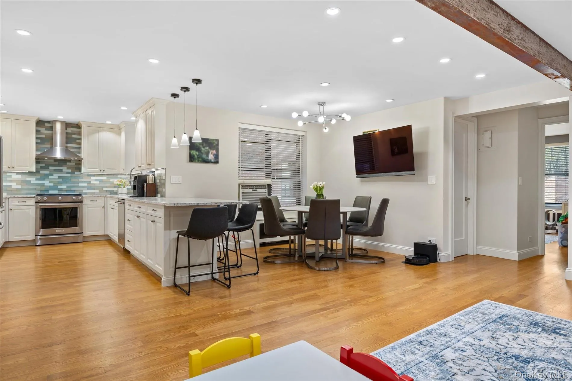 83-30 98th Street, New York, NY, 2 Bedrooms Bedrooms, 4 Rooms Rooms,1 BathroomBathrooms,Residential,For Rent,98th,0,986269 83-30 98th Street, New York, NY, 2 Bedrooms Bedrooms, 4 Rooms Rooms,1 BathroomBathrooms,Residential,For Rent,98th,0,986269