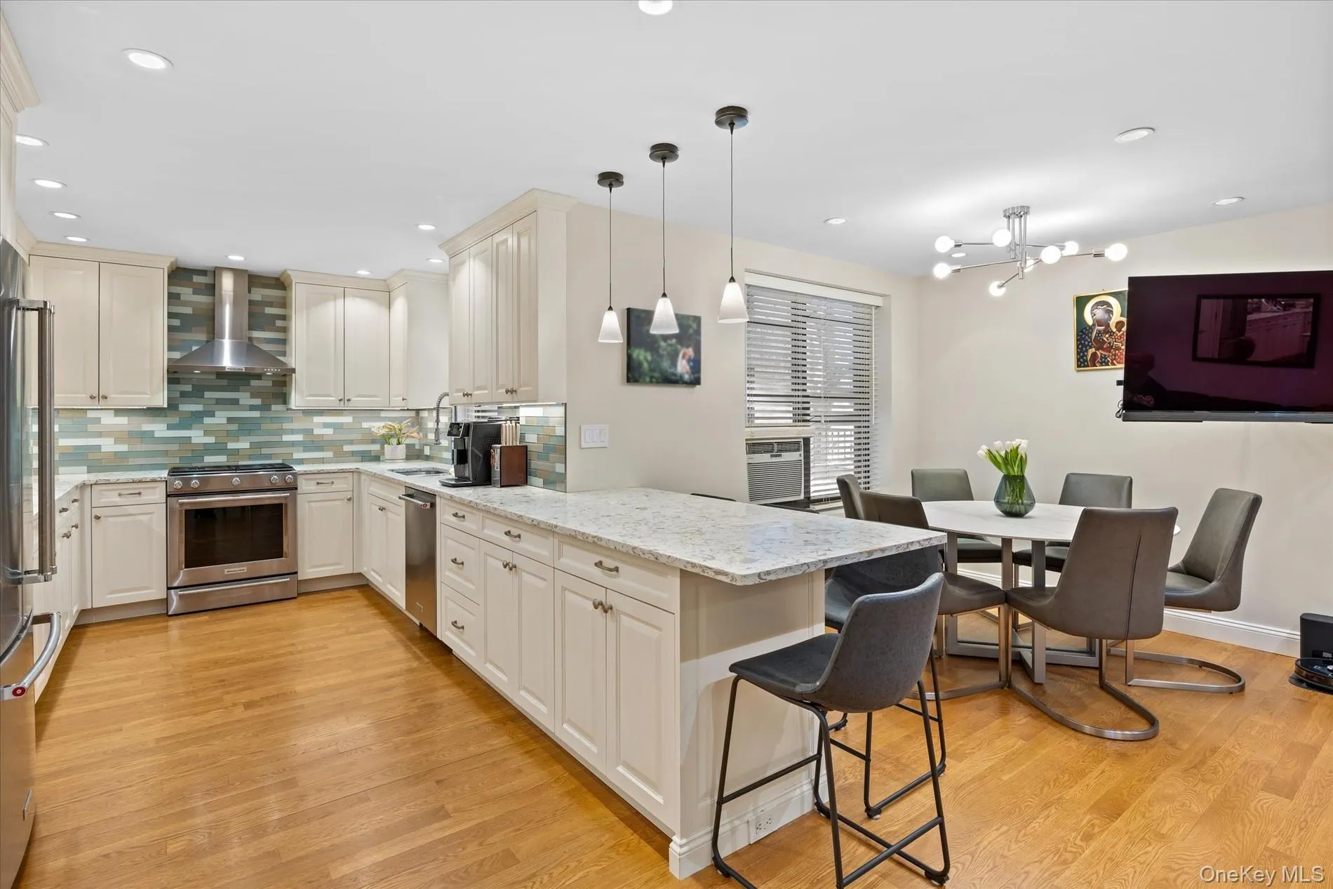 83-30 98th Street, New York, NY, 2 Bedrooms Bedrooms, 4 Rooms Rooms,1 BathroomBathrooms,Residential,For Rent,98th,0,986269 83-30 98th Street, New York, NY, 2 Bedrooms Bedrooms, 4 Rooms Rooms,1 BathroomBathrooms,Residential,For Rent,98th,0,986269