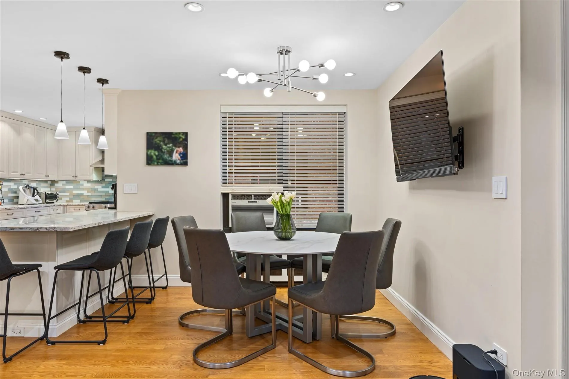 83-30 98th Street, New York, NY, 2 Bedrooms Bedrooms, 4 Rooms Rooms,1 BathroomBathrooms,Residential,For Rent,98th,0,986269 83-30 98th Street, New York, NY, 2 Bedrooms Bedrooms, 4 Rooms Rooms,1 BathroomBathrooms,Residential,For Rent,98th,0,986269