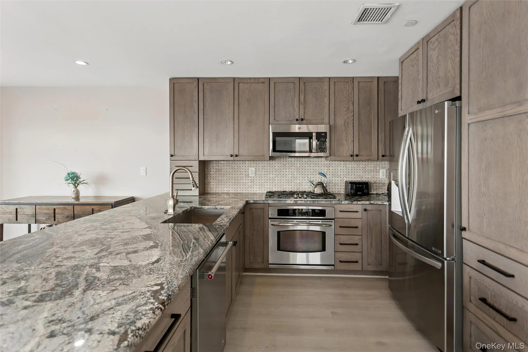 260 Broadway, Long Beach, NY, 2 Bedrooms Bedrooms, 6 Rooms Rooms,2 BathroomsBathrooms,Residential,For Rent,Broadway,0,986288 260 Broadway, Long Beach, NY, 2 Bedrooms Bedrooms, 6 Rooms Rooms,2 BathroomsBathrooms,Residential,For Rent,Broadway,0,986288