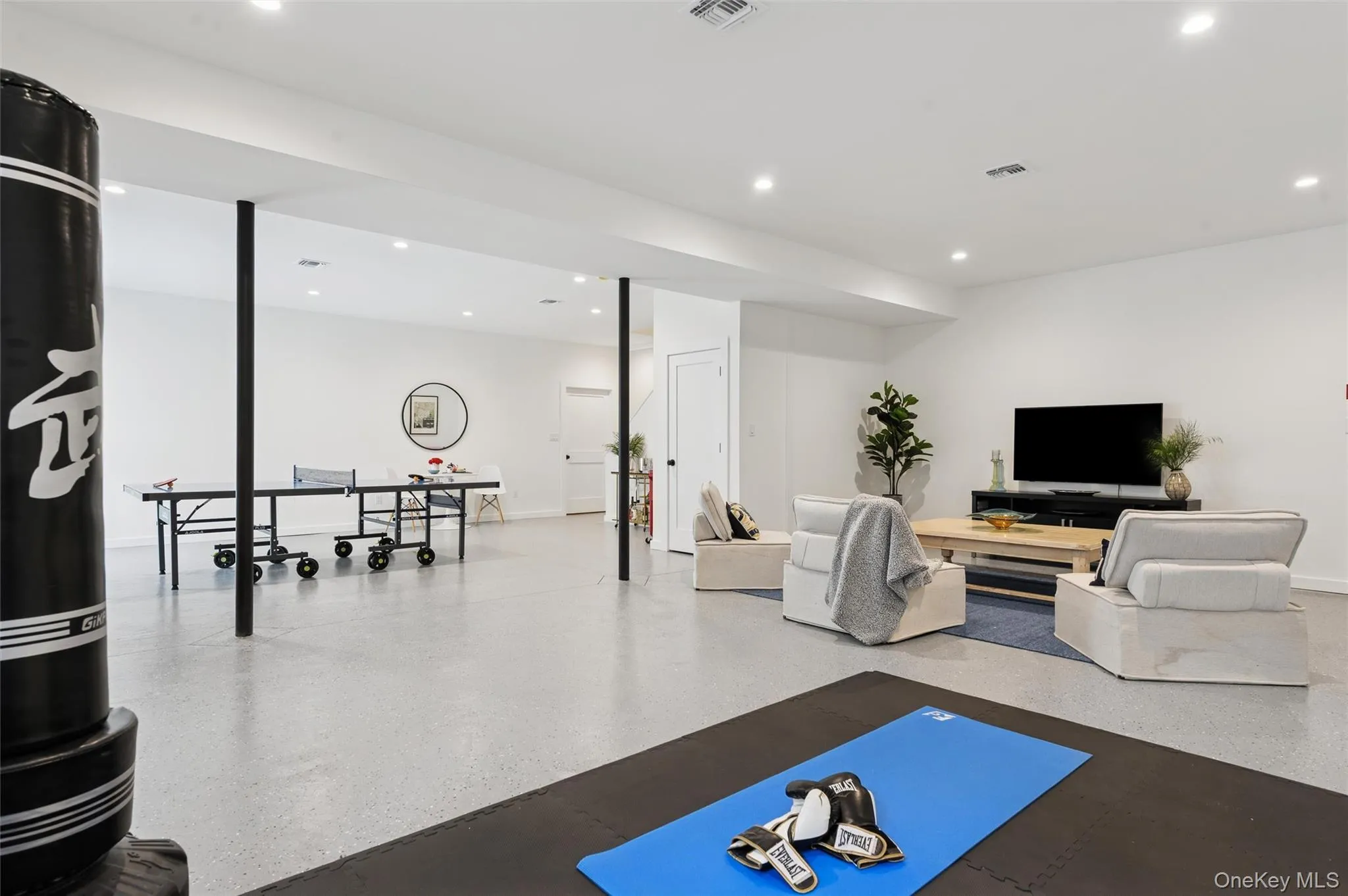 57 Newtown Road, Southampton, NY, 4 Bedrooms Bedrooms, 9 Rooms Rooms,3 BathroomsBathrooms,Residential Lease,For Rent,Newtown,0,986310 57 Newtown Road, Southampton, NY, 4 Bedrooms Bedrooms, 9 Rooms Rooms,3 BathroomsBathrooms,Residential Lease,For Rent,Newtown,0,986310