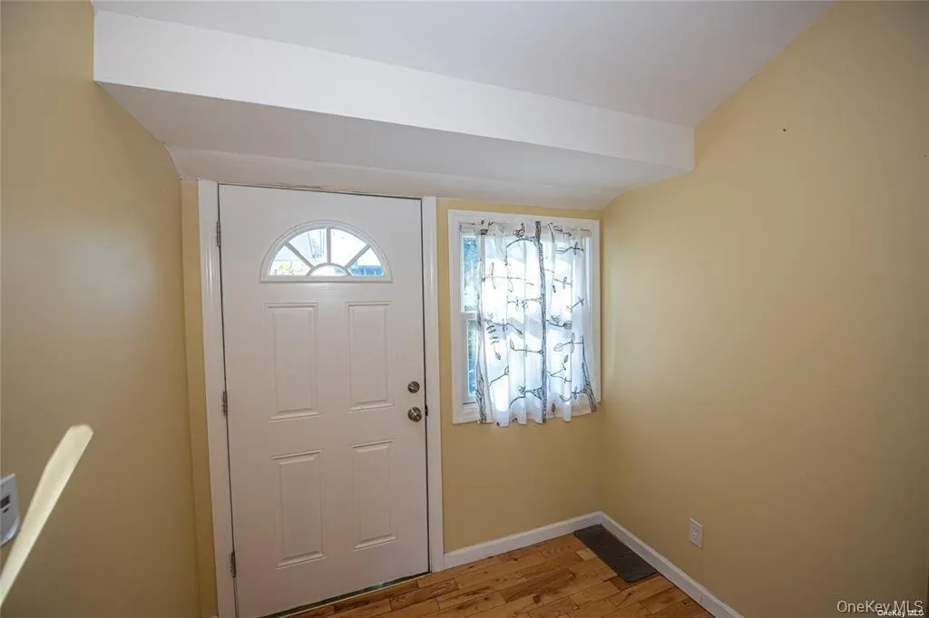 37 Winter Lane, Oyster Bay, NY, 4 Bedrooms Bedrooms, 6 Rooms Rooms,2 BathroomsBathrooms,Residential Lease,For Rent,Winter,0,986326 37 Winter Lane, Oyster Bay, NY, 4 Bedrooms Bedrooms, 6 Rooms Rooms,2 BathroomsBathrooms,Residential Lease,For Rent,Winter,0,986326