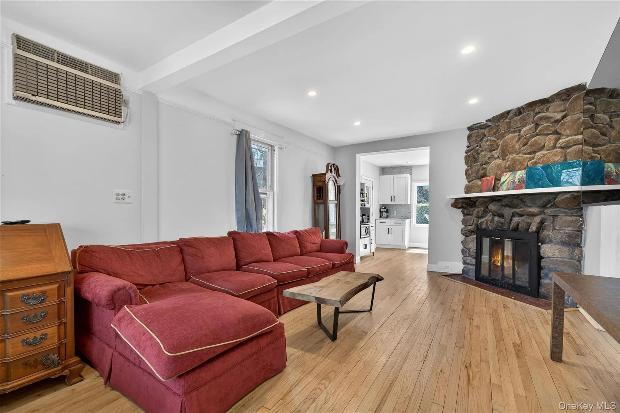69 Edgewood Drive, Woodbury, NY, 4 Bedrooms Bedrooms, 13 Rooms Rooms,2 BathroomsBathrooms,Residential,For Rent,Edgewood,0,986327 69 Edgewood Drive, Woodbury, NY, 4 Bedrooms Bedrooms, 13 Rooms Rooms,2 BathroomsBathrooms,Residential,For Rent,Edgewood,0,986327