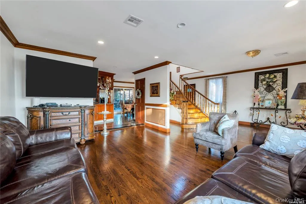 50-43 192nd Street, New York, NY, 4 Bedrooms Bedrooms, 12 Rooms Rooms,3 BathroomsBathrooms,Residential,For Rent,192nd,0,986340 50-43 192nd Street, New York, NY, 4 Bedrooms Bedrooms, 12 Rooms Rooms,3 BathroomsBathrooms,Residential,For Rent,192nd,0,986340