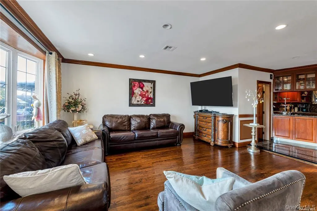 50-43 192nd Street, New York, NY, 4 Bedrooms Bedrooms, 12 Rooms Rooms,3 BathroomsBathrooms,Residential,For Rent,192nd,0,986340 50-43 192nd Street, New York, NY, 4 Bedrooms Bedrooms, 12 Rooms Rooms,3 BathroomsBathrooms,Residential,For Rent,192nd,0,986340