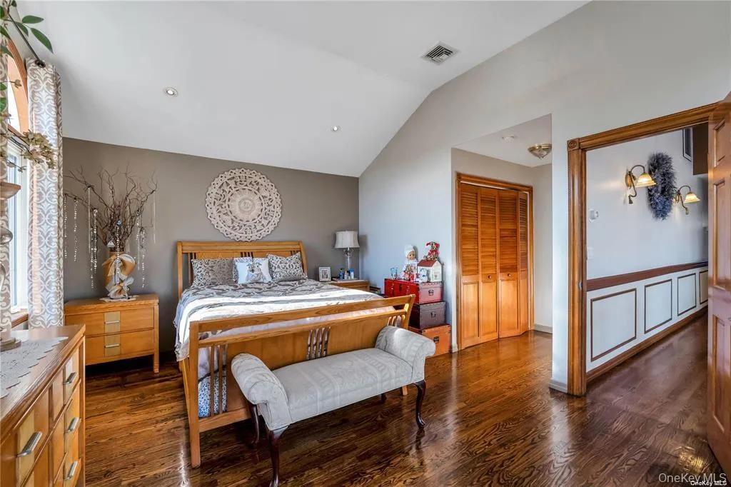50-43 192nd Street, New York, NY, 4 Bedrooms Bedrooms, 12 Rooms Rooms,3 BathroomsBathrooms,Residential,For Rent,192nd,0,986340 50-43 192nd Street, New York, NY, 4 Bedrooms Bedrooms, 12 Rooms Rooms,3 BathroomsBathrooms,Residential,For Rent,192nd,0,986340