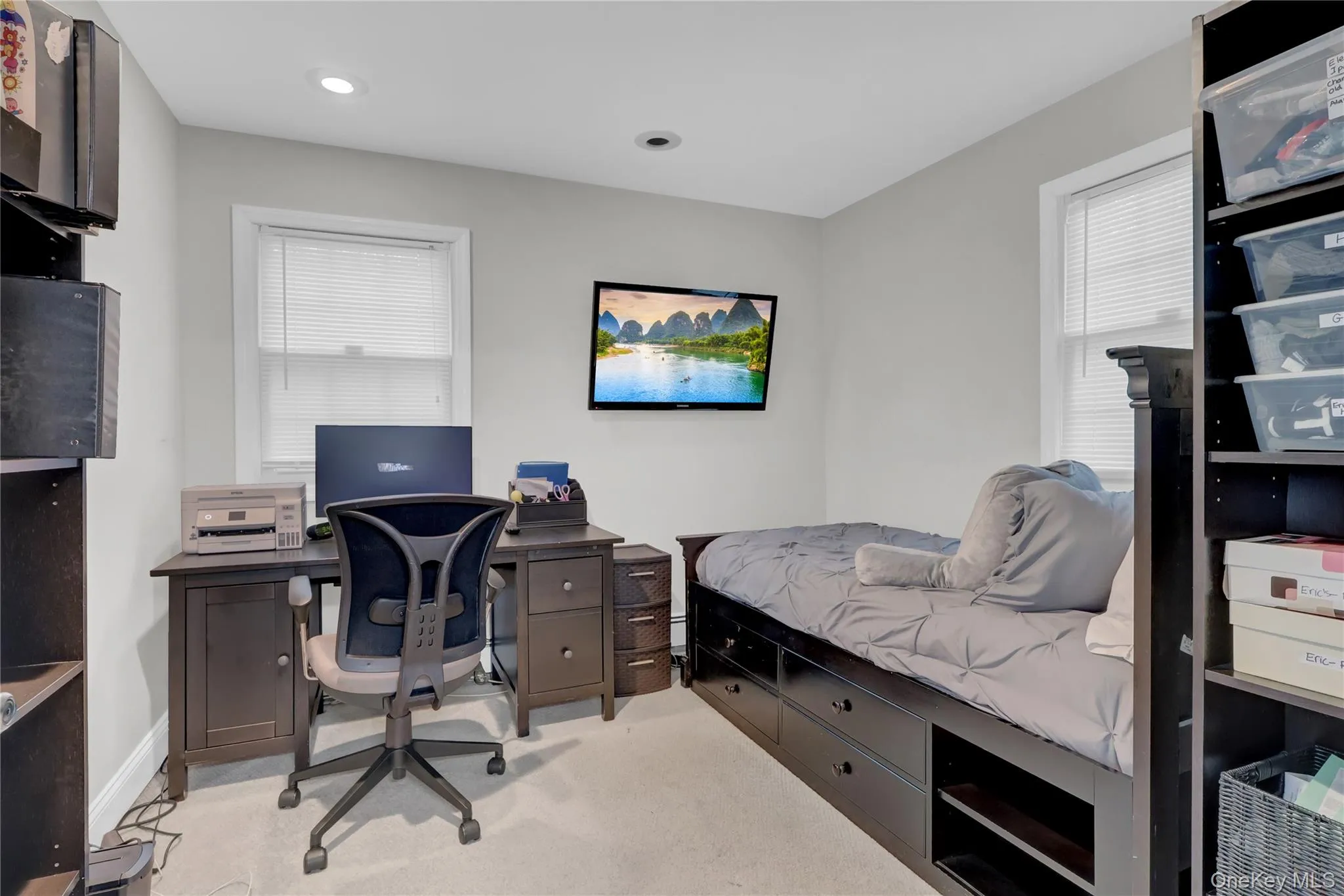 Light-toned wall paint throughout Light-toned wall paint throughout
