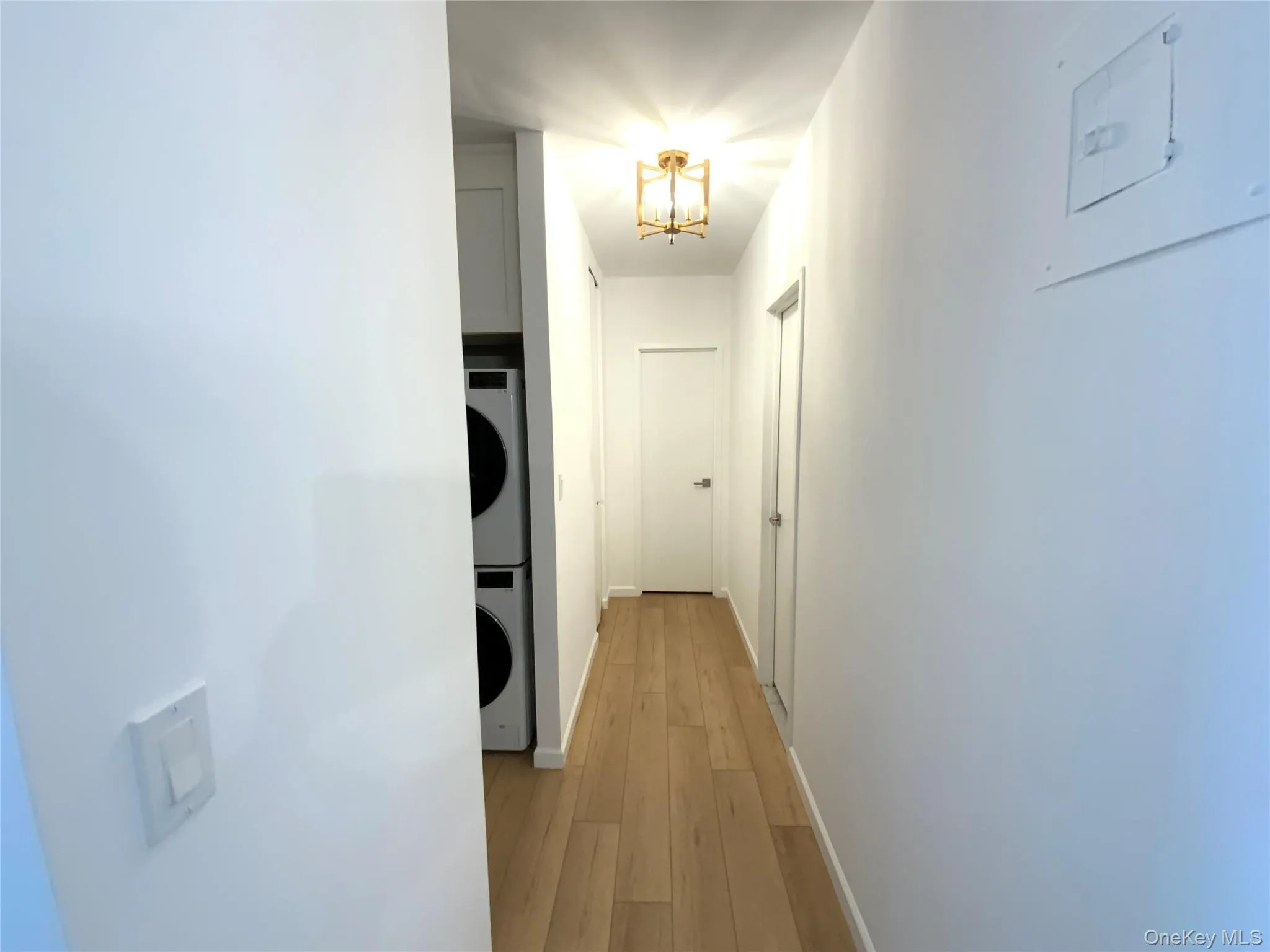 27010 Grand Central Parkway, New York, NY, 3 Rooms Rooms,1 BathroomBathrooms,Residential,For Rent,Grand Central,0,986359 27010 Grand Central Parkway, New York, NY, 3 Rooms Rooms,1 BathroomBathrooms,Residential,For Rent,Grand Central,0,986359