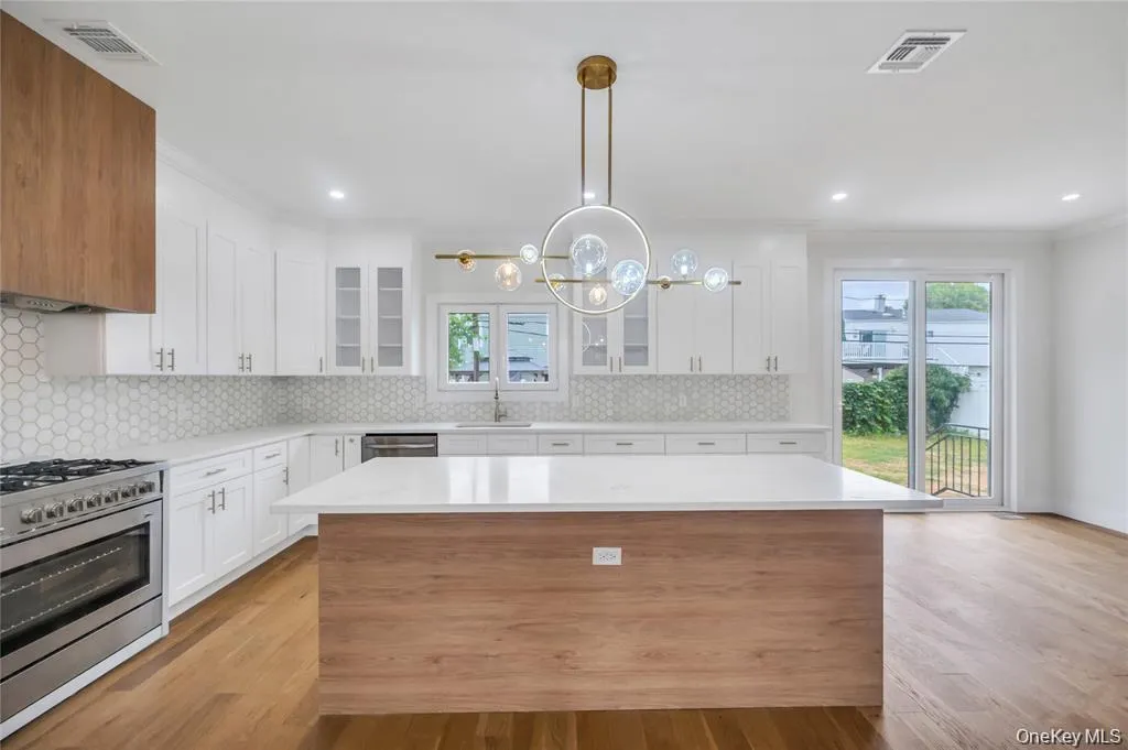 2571 Alder Avenue, Hempstead, NY, 5 Bedrooms Bedrooms, 10 Rooms Rooms,4 BathroomsBathrooms,Residential,For Rent,Alder,0,986364 2571 Alder Avenue, Hempstead, NY, 5 Bedrooms Bedrooms, 10 Rooms Rooms,4 BathroomsBathrooms,Residential,For Rent,Alder,0,986364