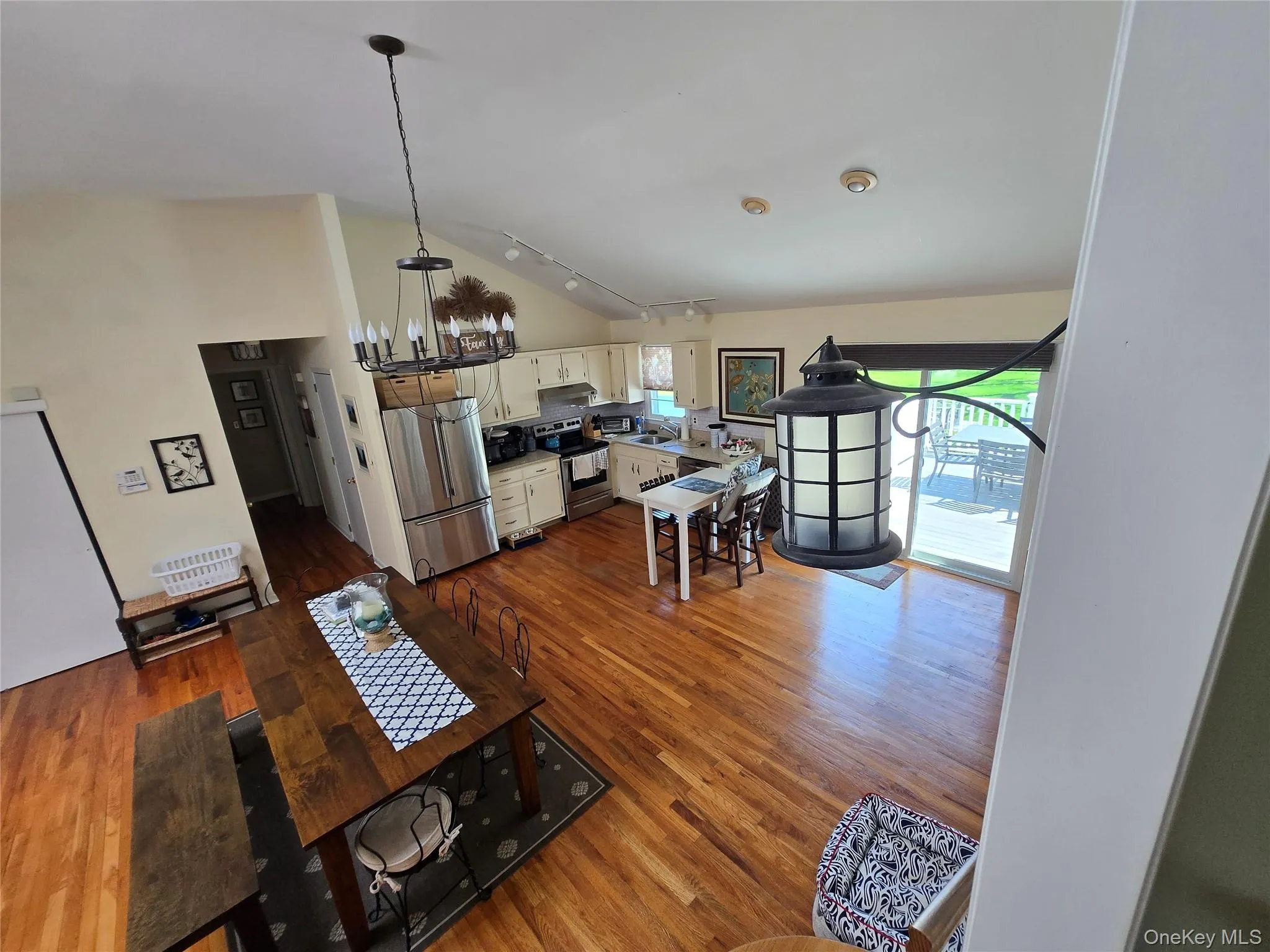 870 Noyack Road, Southampton, NY, 3 Bedrooms Bedrooms, 7 Rooms Rooms,2 BathroomsBathrooms,Residential Lease,For Rent,Noyack,0,986369 870 Noyack Road, Southampton, NY, 3 Bedrooms Bedrooms, 7 Rooms Rooms,2 BathroomsBathrooms,Residential Lease,For Rent,Noyack,0,986369