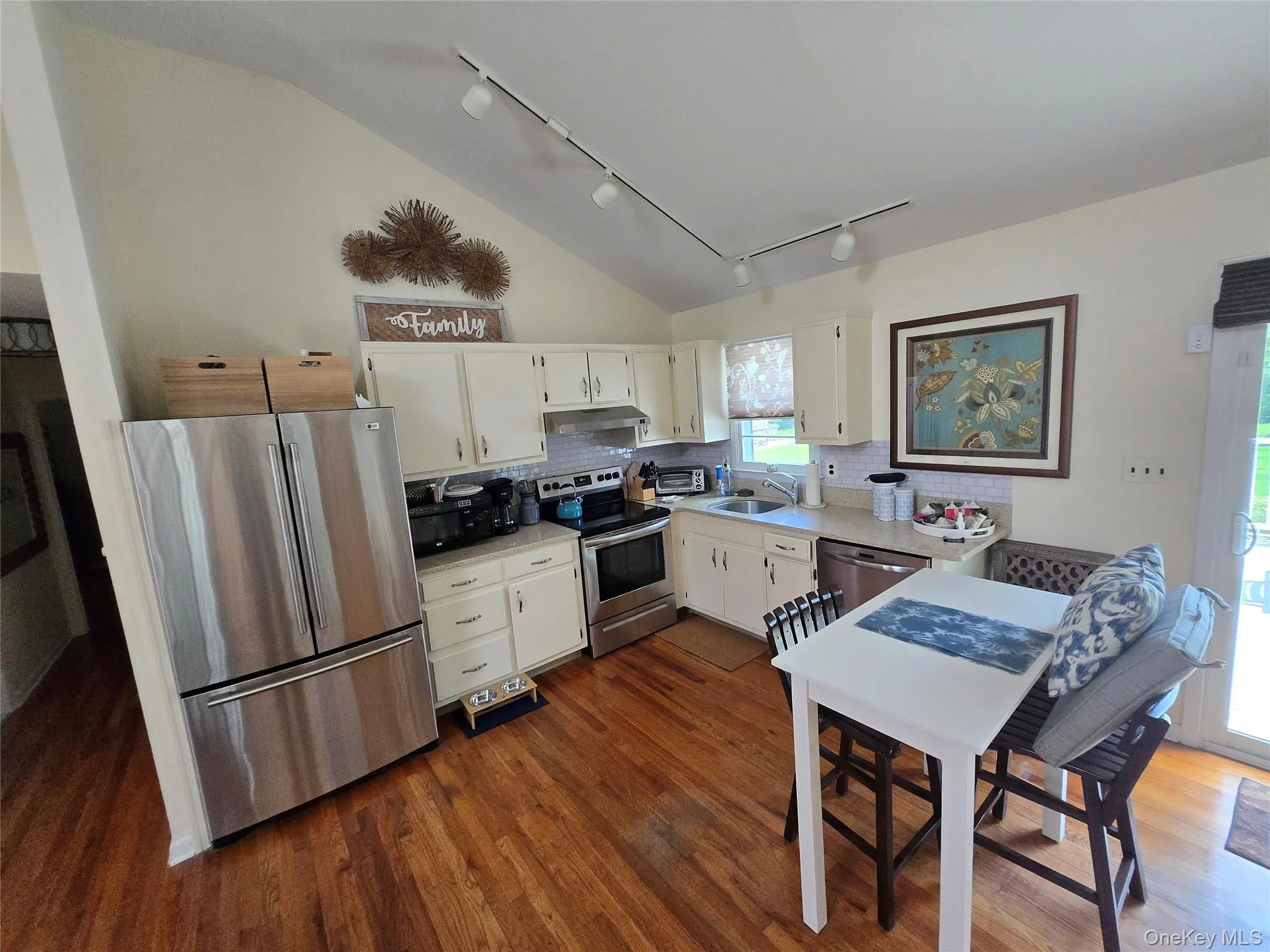 870 Noyack Road, Southampton, NY, 3 Bedrooms Bedrooms, 7 Rooms Rooms,2 BathroomsBathrooms,Residential Lease,For Rent,Noyack,0,986369 870 Noyack Road, Southampton, NY, 3 Bedrooms Bedrooms, 7 Rooms Rooms,2 BathroomsBathrooms,Residential Lease,For Rent,Noyack,0,986369