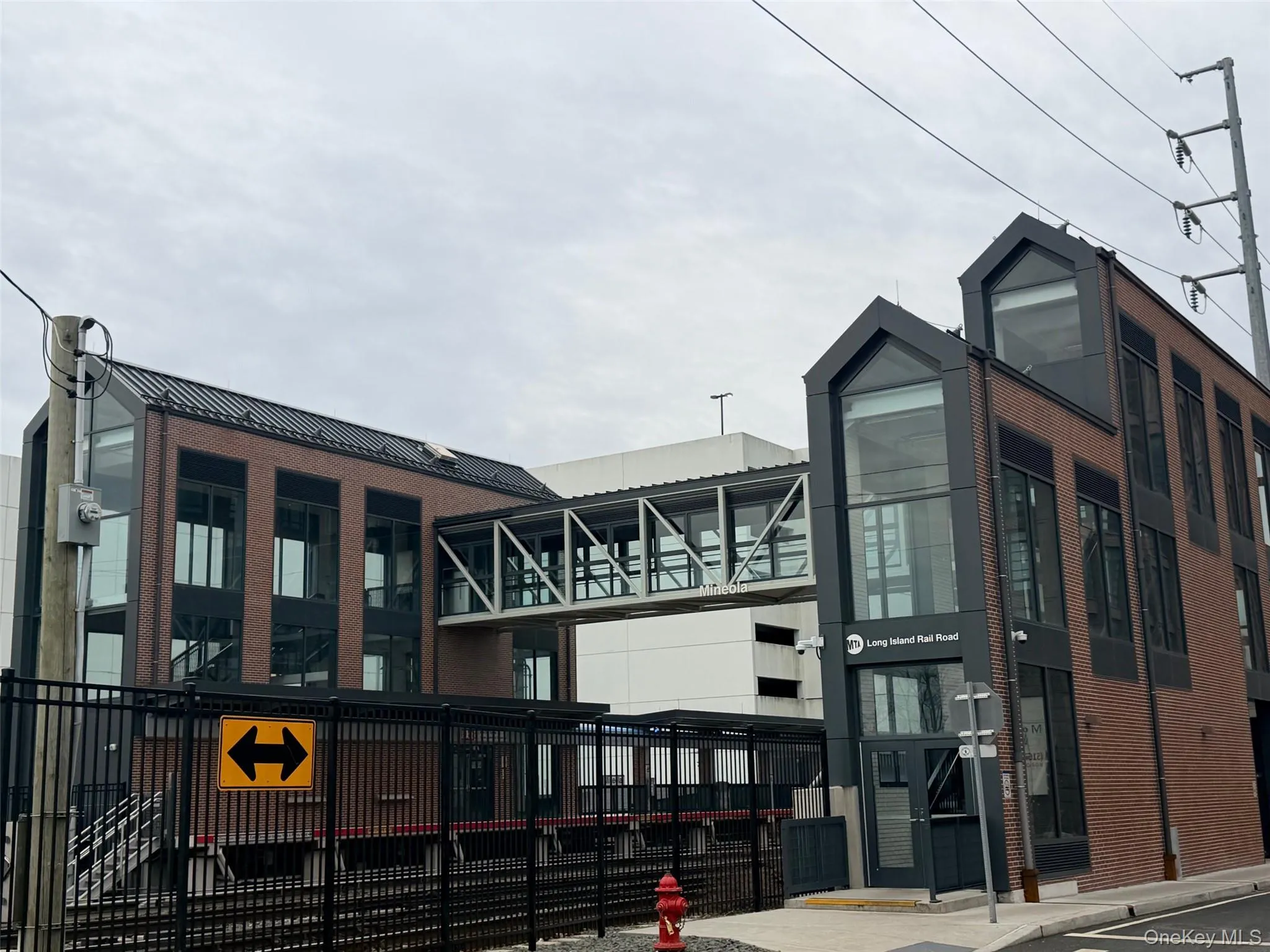 Near the LIRR Mineola Station Near the LIRR Mineola Station