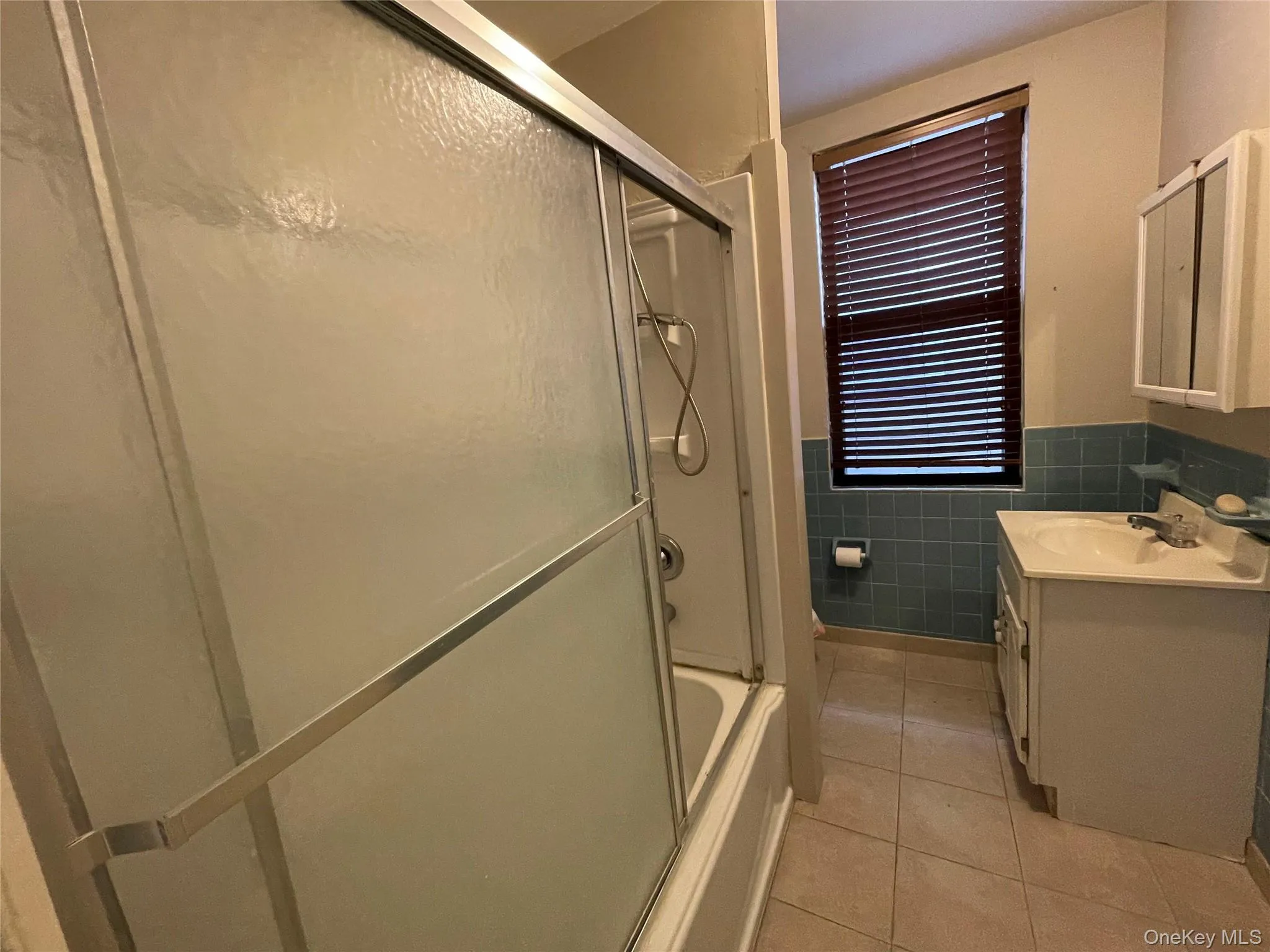 90 Main Street, North Hempstead, NY, 2 Bedrooms Bedrooms, 5 Rooms Rooms,1 BathroomBathrooms,Residential Lease,For Rent,Main,0,986375 90 Main Street, North Hempstead, NY, 2 Bedrooms Bedrooms, 5 Rooms Rooms,1 BathroomBathrooms,Residential Lease,For Rent,Main,0,986375