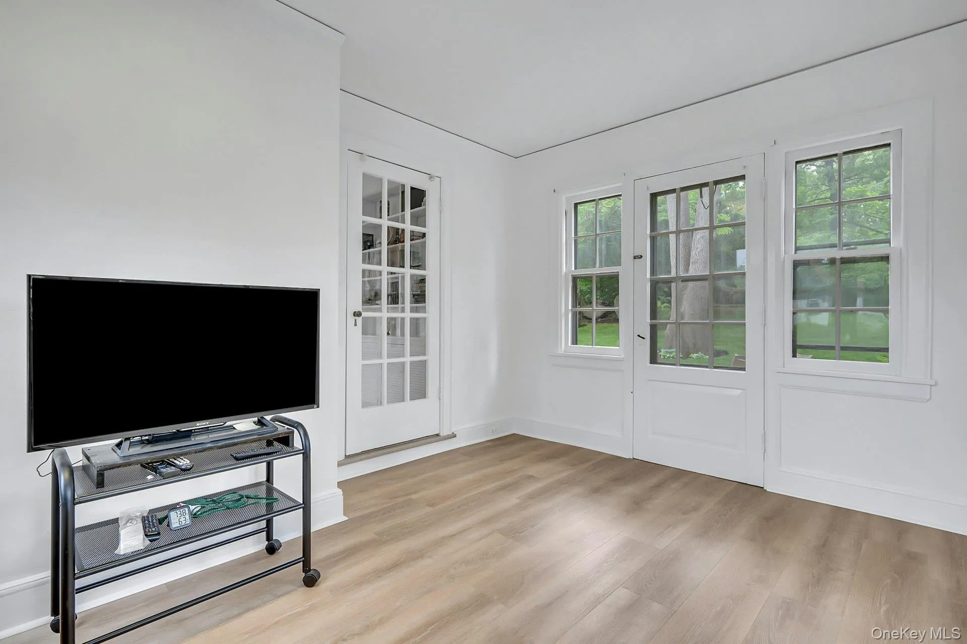 Bright bonus room offering seamless connection to the backyard setting Bright bonus room offering seamless connection to the backyard setting