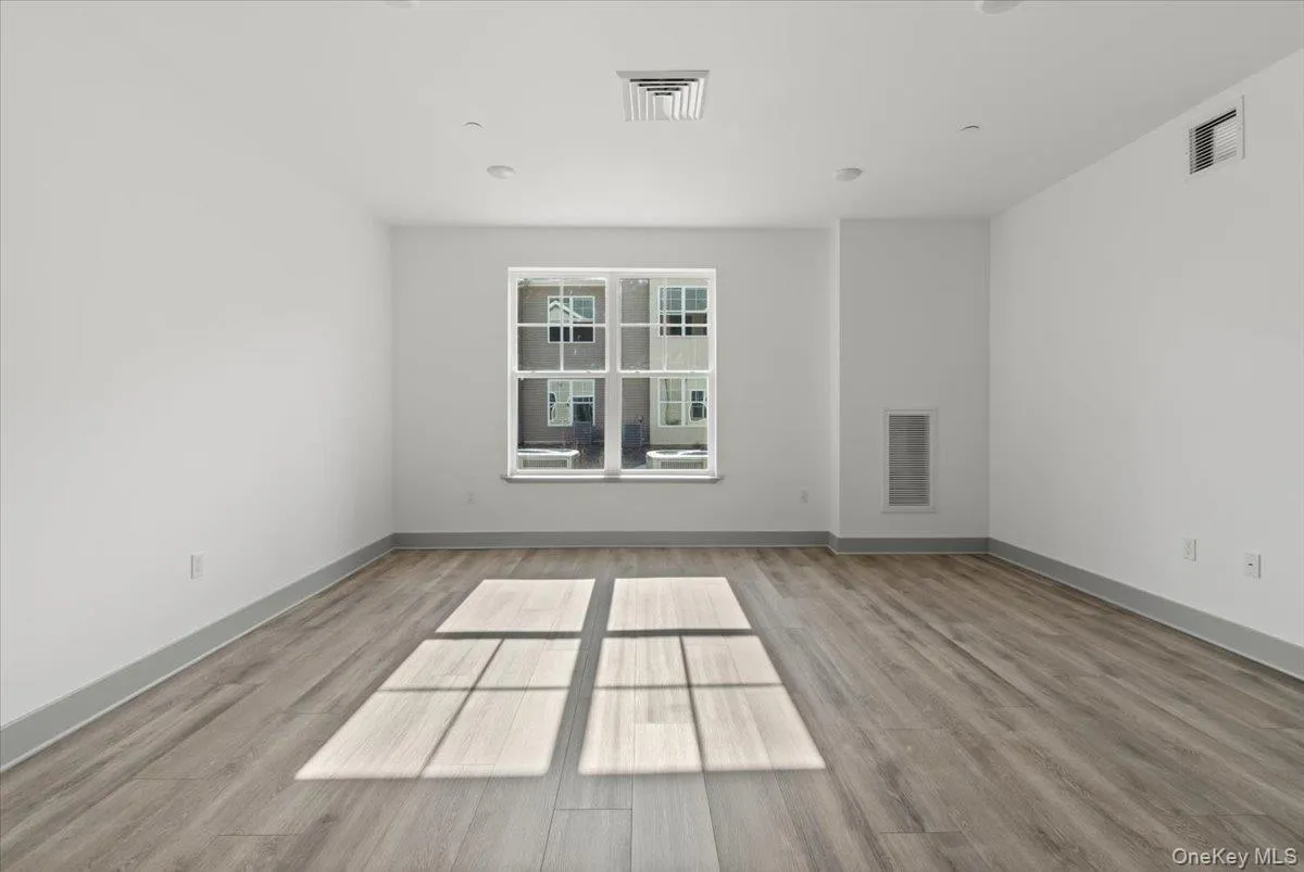 75 Forester Avenue, Warwick (town), NY, 1 Bedroom Bedrooms, 3 Rooms Rooms,1 BathroomBathrooms,Residential Lease,For Rent,Forester,0,986407 75 Forester Avenue, Warwick (town), NY, 1 Bedroom Bedrooms, 3 Rooms Rooms,1 BathroomBathrooms,Residential Lease,For Rent,Forester,0,986407