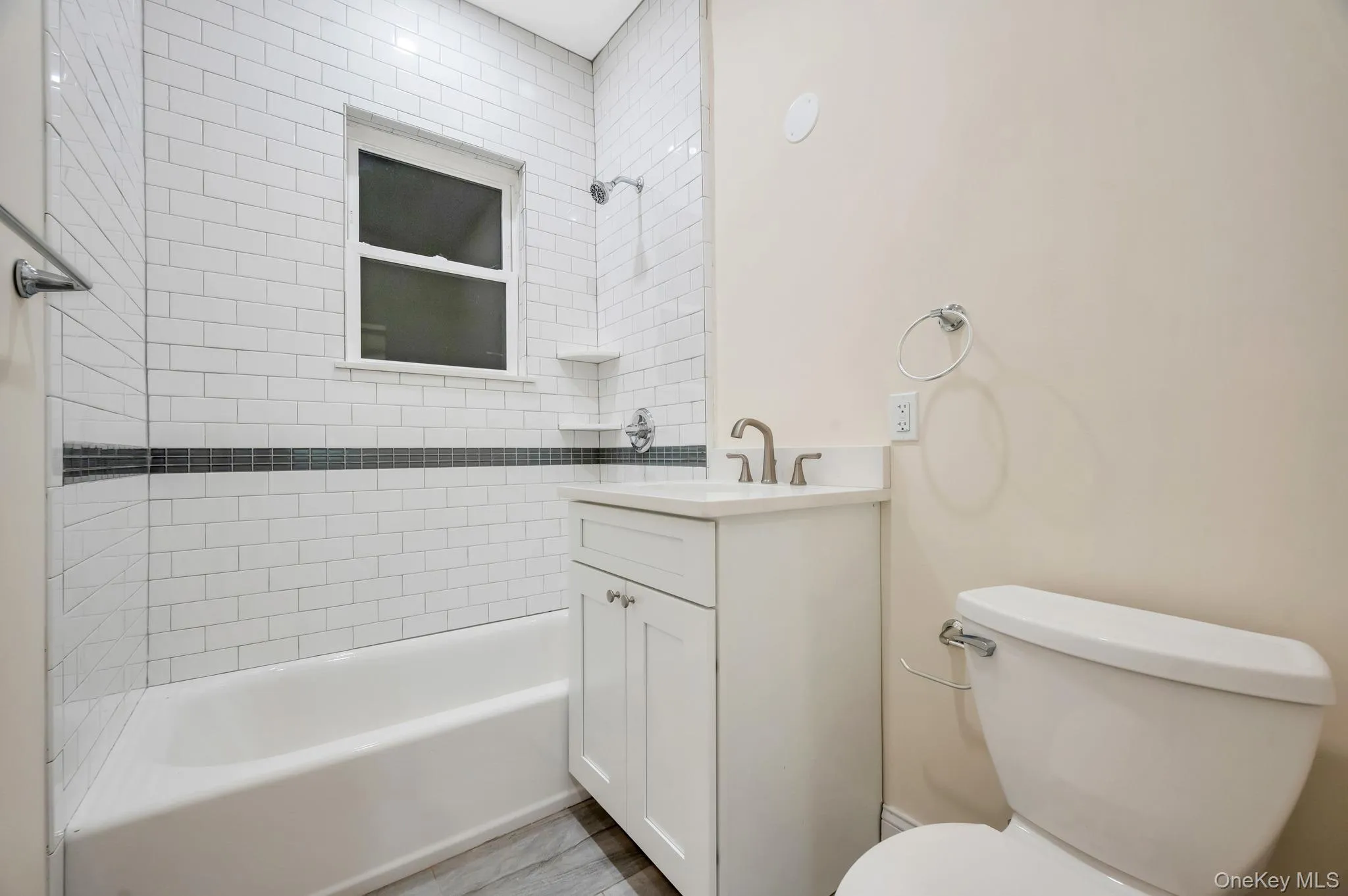 4106 25th Avenue, New York, NY, 2 Bedrooms Bedrooms, 5 Rooms Rooms,1 BathroomBathrooms,Residential Lease,For Rent,25th,0,986410 4106 25th Avenue, New York, NY, 2 Bedrooms Bedrooms, 5 Rooms Rooms,1 BathroomBathrooms,Residential Lease,For Rent,25th,0,986410