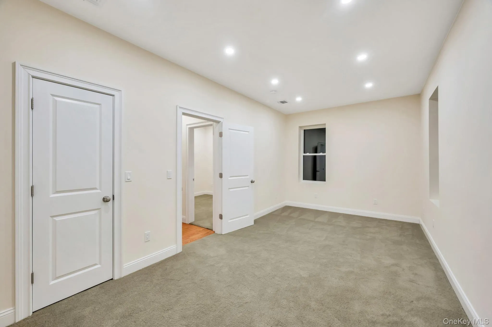 4106 25th Avenue, New York, NY, 2 Bedrooms Bedrooms, 5 Rooms Rooms,1 BathroomBathrooms,Residential Lease,For Rent,25th,0,986410 4106 25th Avenue, New York, NY, 2 Bedrooms Bedrooms, 5 Rooms Rooms,1 BathroomBathrooms,Residential Lease,For Rent,25th,0,986410