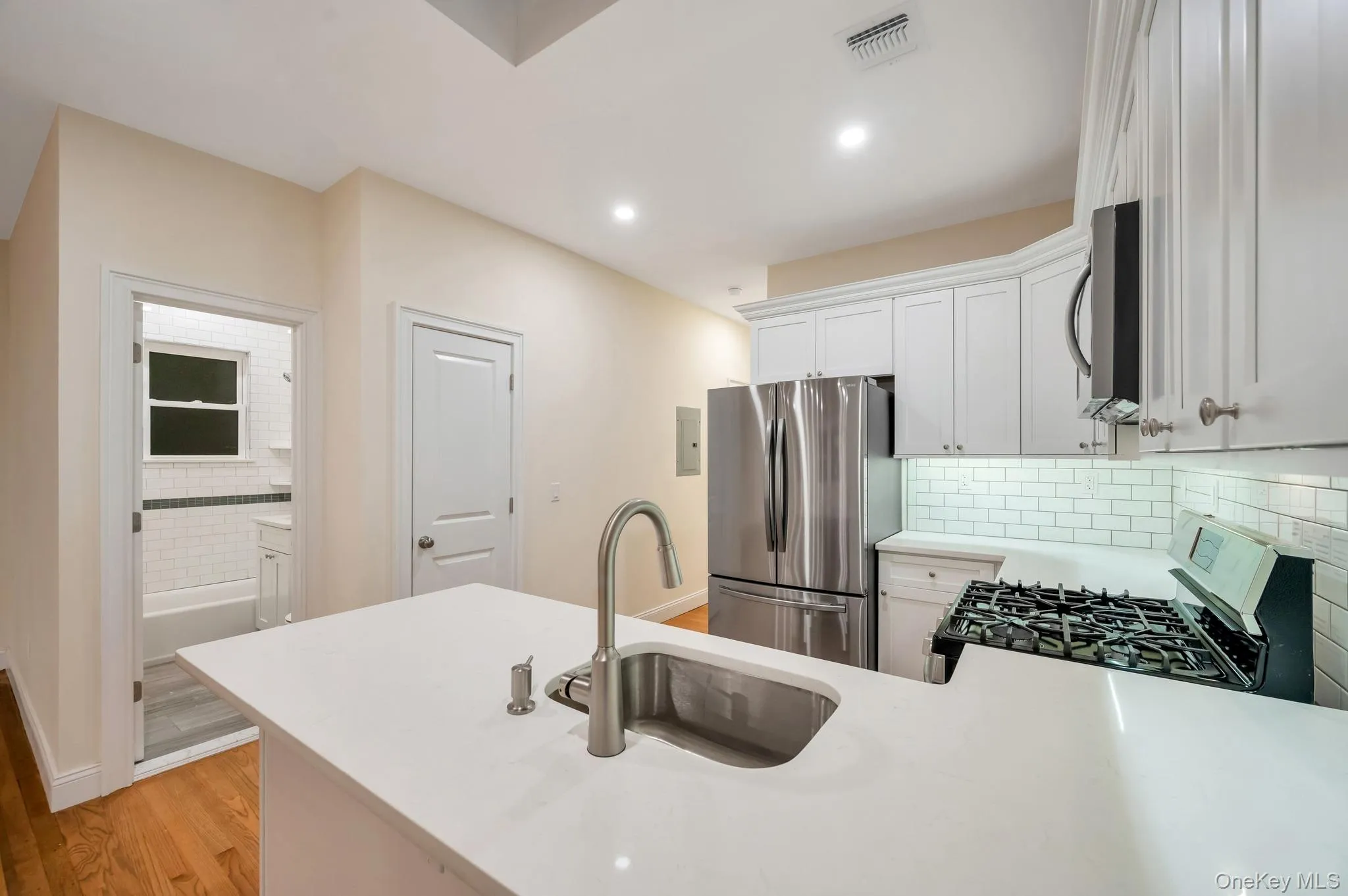 4106 25th Avenue, New York, NY, 2 Bedrooms Bedrooms, 5 Rooms Rooms,1 BathroomBathrooms,Residential Lease,For Rent,25th,0,986410 4106 25th Avenue, New York, NY, 2 Bedrooms Bedrooms, 5 Rooms Rooms,1 BathroomBathrooms,Residential Lease,For Rent,25th,0,986410