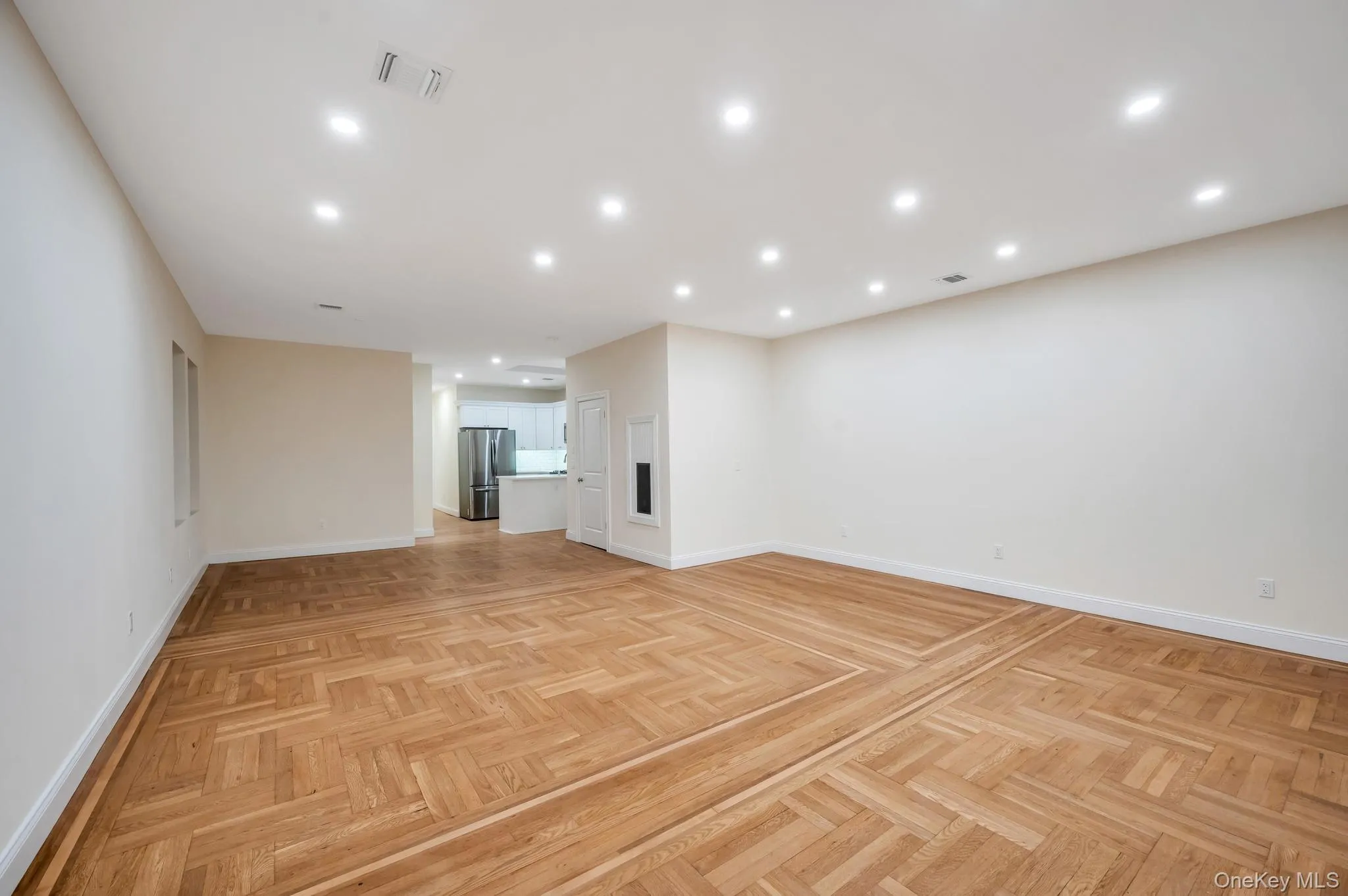 4106 25th Avenue, New York, NY, 2 Bedrooms Bedrooms, 5 Rooms Rooms,1 BathroomBathrooms,Residential Lease,For Rent,25th,0,986410 4106 25th Avenue, New York, NY, 2 Bedrooms Bedrooms, 5 Rooms Rooms,1 BathroomBathrooms,Residential Lease,For Rent,25th,0,986410