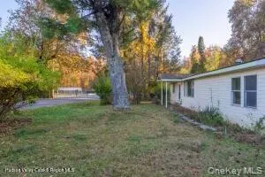 42 Dixon Avenue, Woodstock, NY, 3 Bedrooms Bedrooms, 8 Rooms Rooms,1 BathroomBathrooms,Residential Sale,For Rent,Dixon,0,986420 42 Dixon Avenue, Woodstock, NY, 3 Bedrooms Bedrooms, 8 Rooms Rooms,1 BathroomBathrooms,Residential Sale,For Rent,Dixon,0,986420
