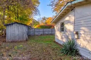 42 Dixon Avenue, Woodstock, NY, 3 Bedrooms Bedrooms, 8 Rooms Rooms,1 BathroomBathrooms,Residential Sale,For Rent,Dixon,0,986420 42 Dixon Avenue, Woodstock, NY, 3 Bedrooms Bedrooms, 8 Rooms Rooms,1 BathroomBathrooms,Residential Sale,For Rent,Dixon,0,986420