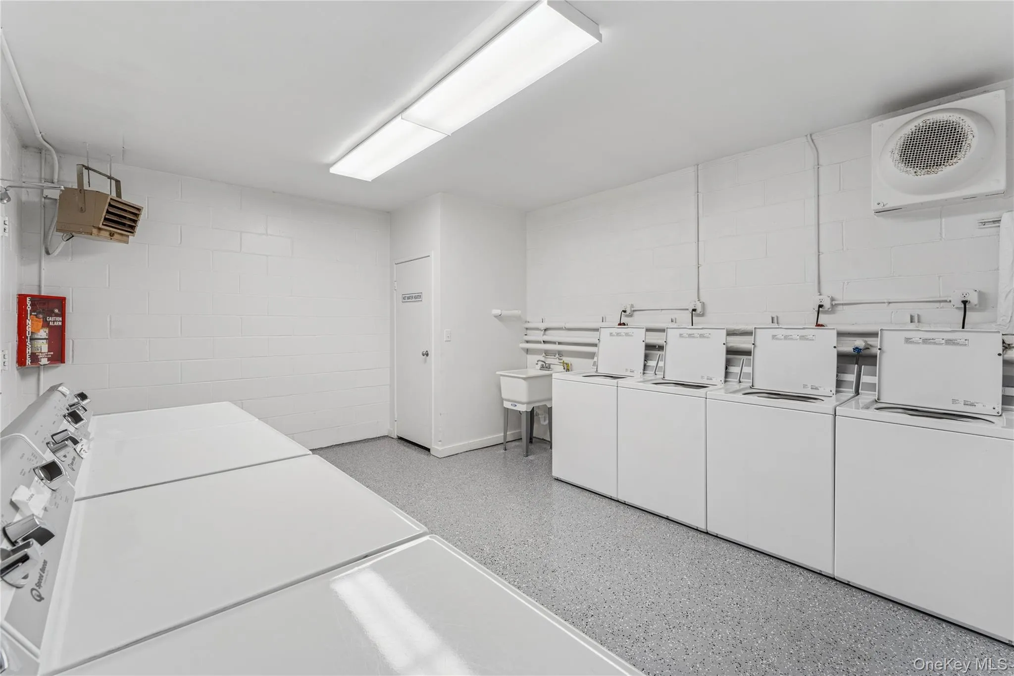 261 Dune Road Unit 5, Southampton, New York 11978
