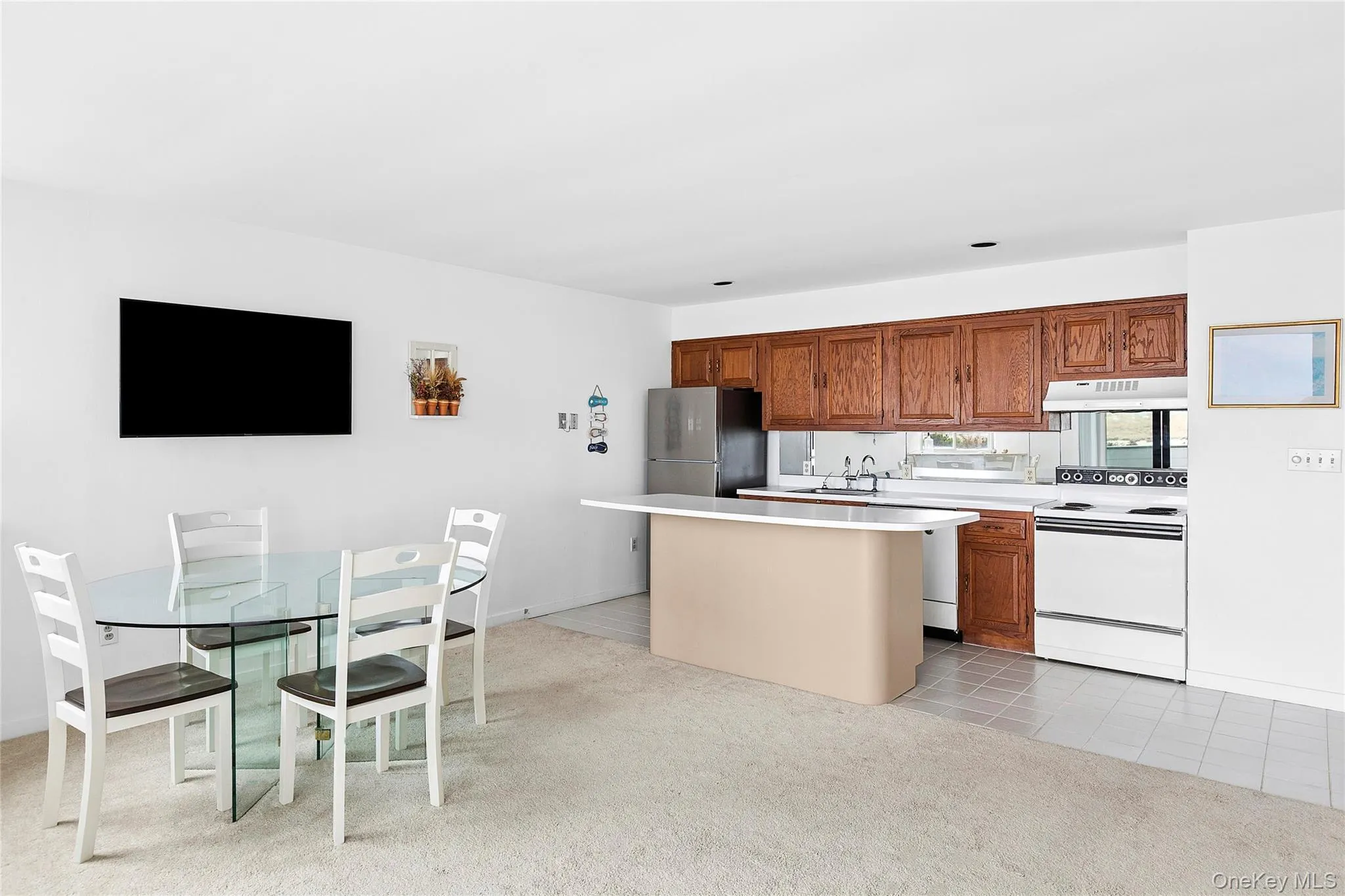 261 Dune Road Unit 5, Southampton, New York 11978