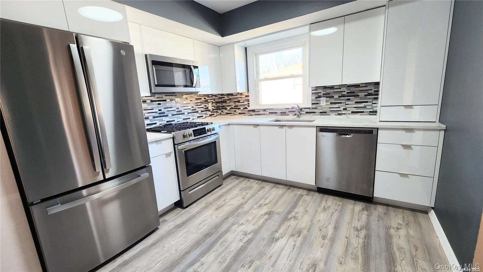 244-57 Grand Central Parkway, New York, NY, 3 Bedrooms Bedrooms, 6 Rooms Rooms,2 BathroomsBathrooms,Residential Lease,For Rent,Grand Central,0,986427 244-57 Grand Central Parkway, New York, NY, 3 Bedrooms Bedrooms, 6 Rooms Rooms,2 BathroomsBathrooms,Residential Lease,For Rent,Grand Central,0,986427