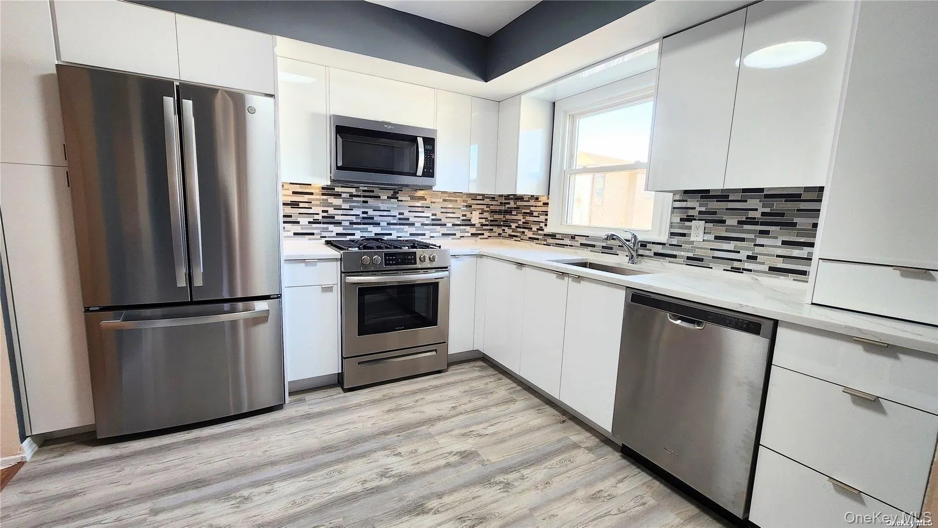 244-57 Grand Central Parkway, New York, NY, 3 Bedrooms Bedrooms, 6 Rooms Rooms,2 BathroomsBathrooms,Residential Lease,For Rent,Grand Central,0,986427 244-57 Grand Central Parkway, New York, NY, 3 Bedrooms Bedrooms, 6 Rooms Rooms,2 BathroomsBathrooms,Residential Lease,For Rent,Grand Central,0,986427