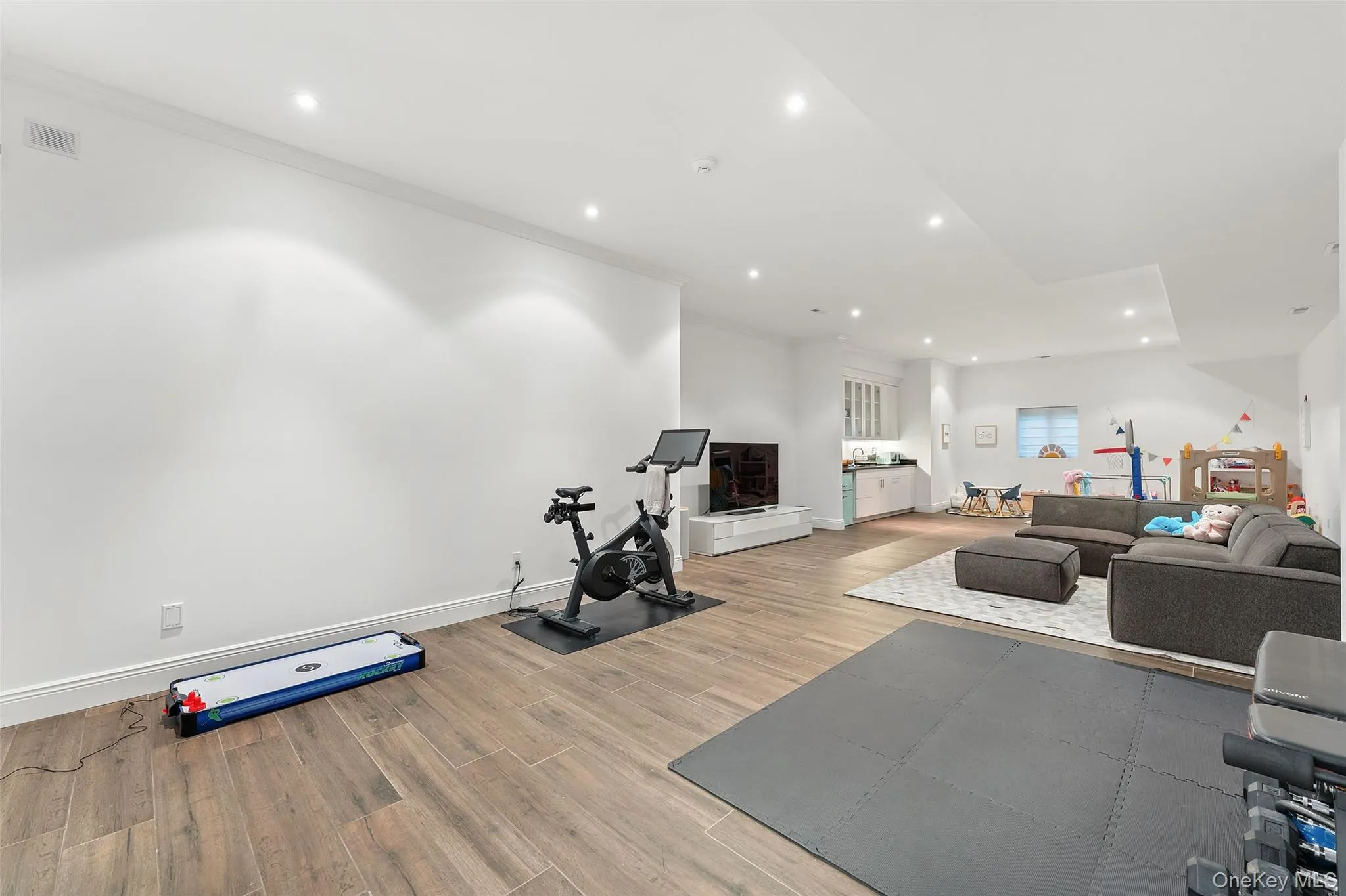 20 Brookline Road, Scarsdale, NY, 6 Bedrooms Bedrooms, 11 Rooms Rooms,5 BathroomsBathrooms,Residential Lease,For Rent,Brookline,0,986451 20 Brookline Road, Scarsdale, NY, 6 Bedrooms Bedrooms, 11 Rooms Rooms,5 BathroomsBathrooms,Residential Lease,For Rent,Brookline,0,986451
