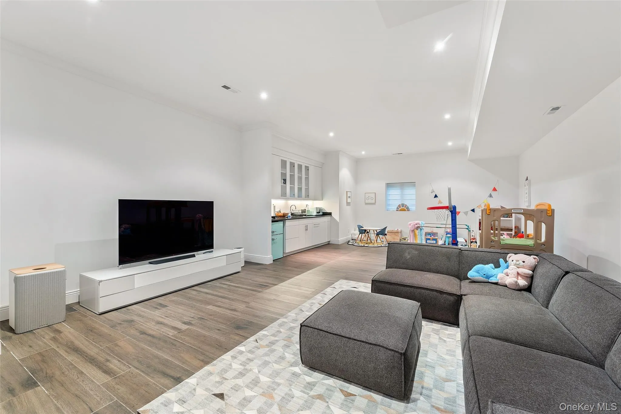 20 Brookline Road, Scarsdale, NY, 6 Bedrooms Bedrooms, 11 Rooms Rooms,5 BathroomsBathrooms,Residential Lease,For Rent,Brookline,0,986451 20 Brookline Road, Scarsdale, NY, 6 Bedrooms Bedrooms, 11 Rooms Rooms,5 BathroomsBathrooms,Residential Lease,For Rent,Brookline,0,986451